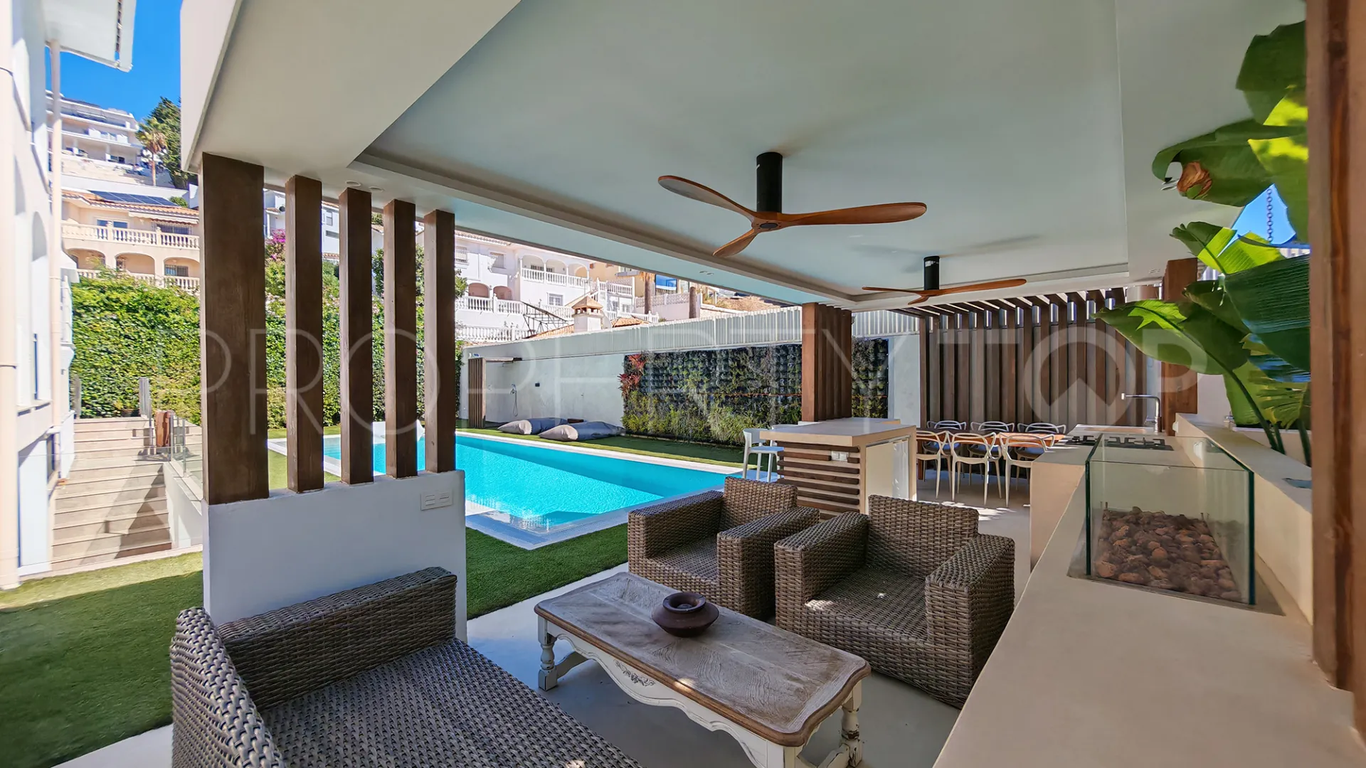 Villa a la venta en Riviera del Sol de 4 dormitorios