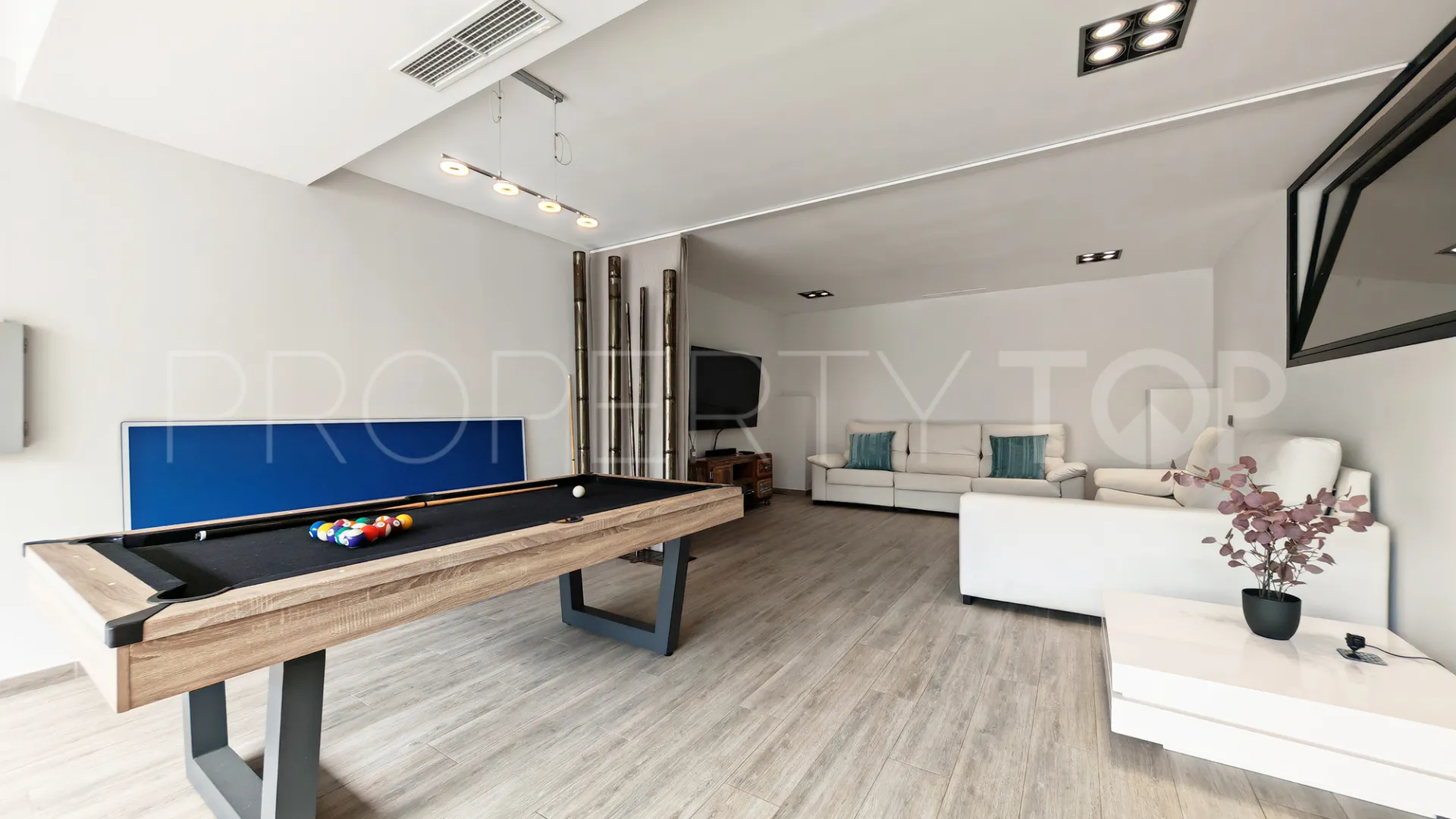 Villa a la venta en Riviera del Sol de 4 dormitorios