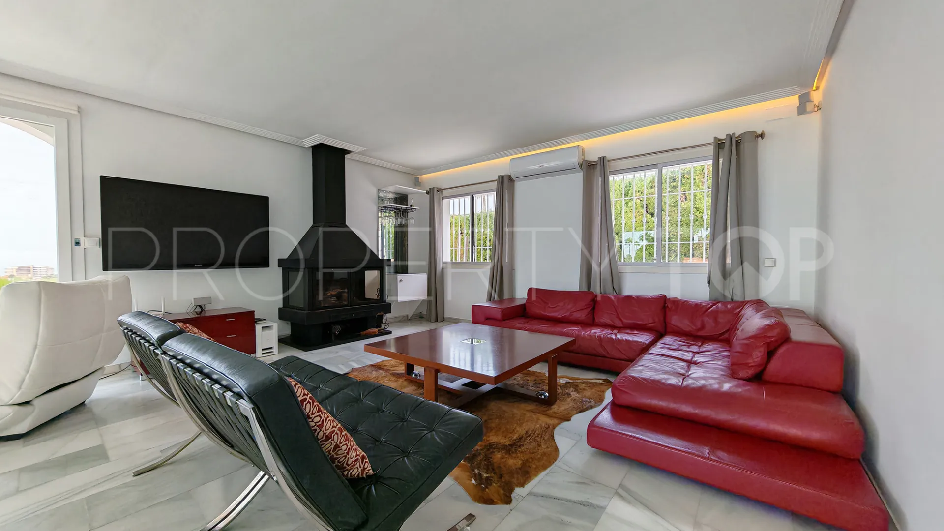 Villa a la venta en Riviera del Sol de 4 dormitorios
