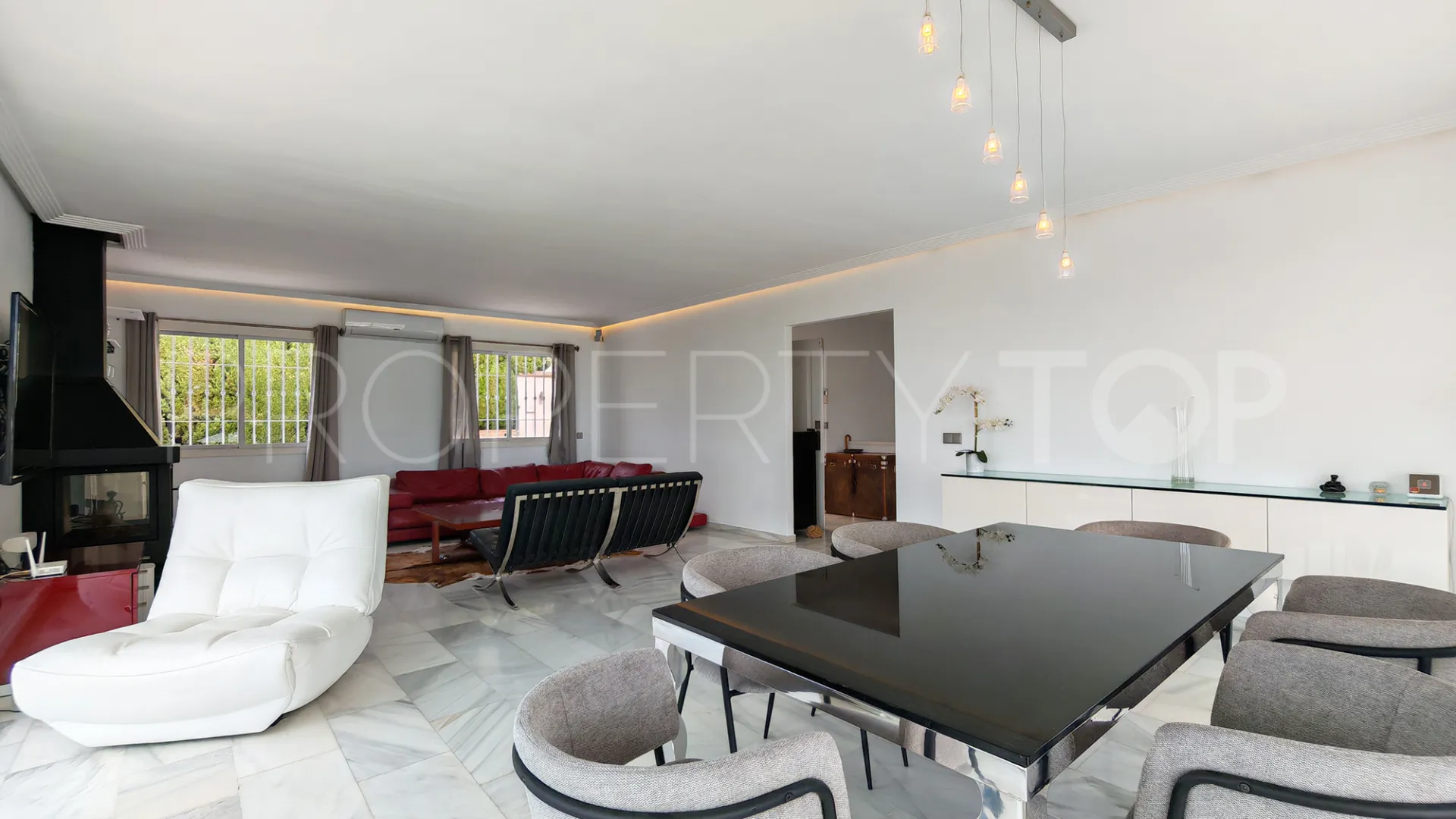 Villa a la venta en Riviera del Sol de 4 dormitorios
