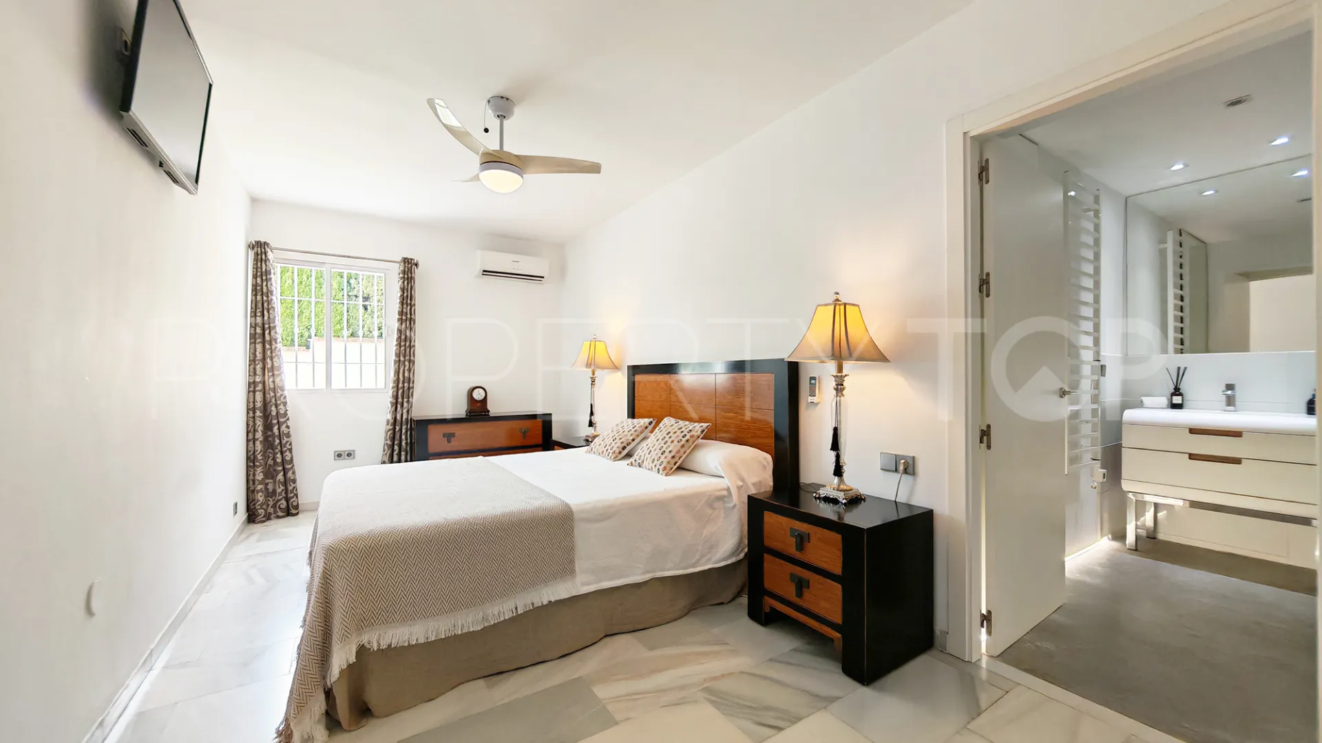 Villa a la venta en Riviera del Sol de 4 dormitorios