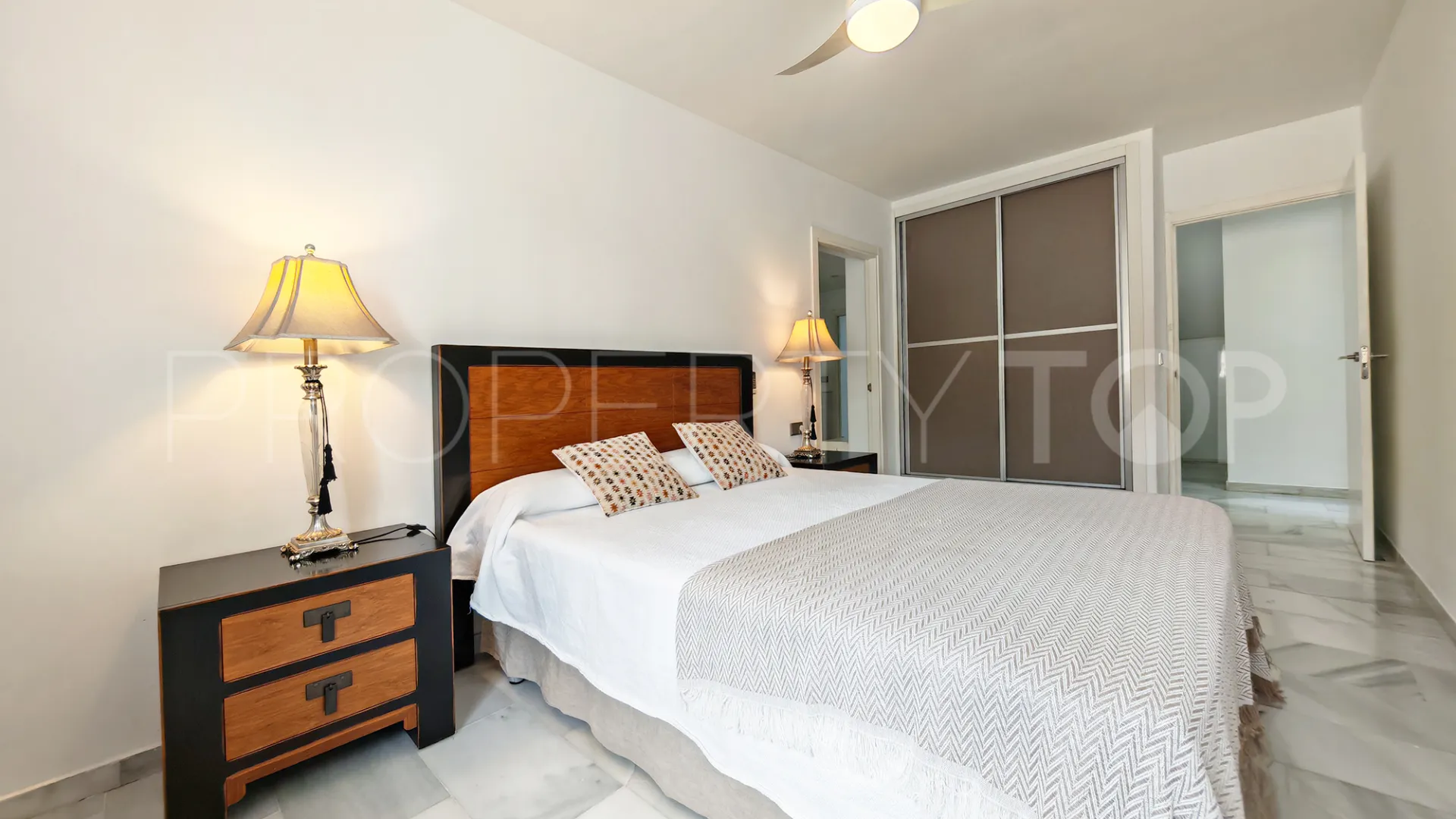 Villa a la venta en Riviera del Sol de 4 dormitorios