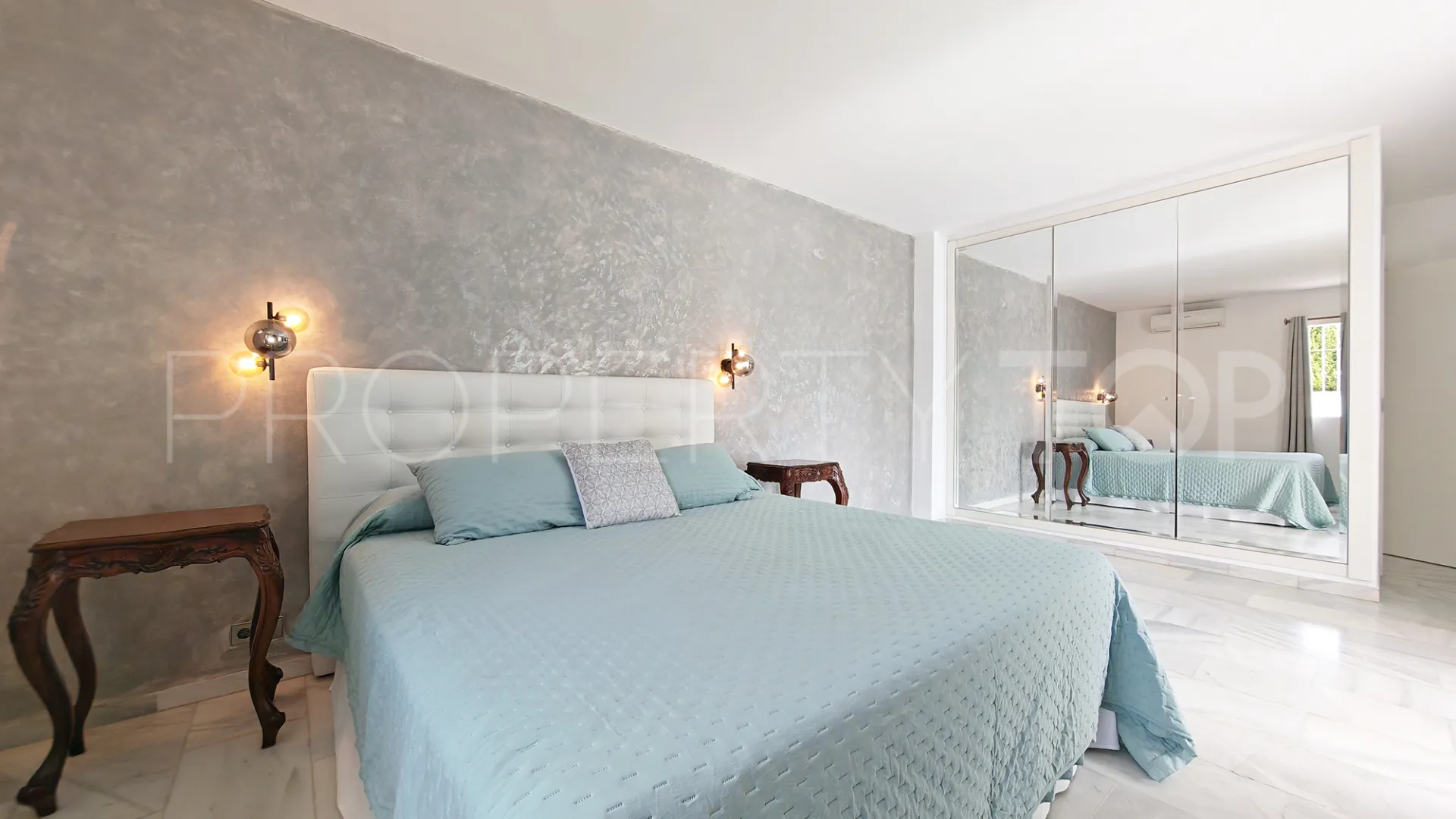 Villa a la venta en Riviera del Sol de 4 dormitorios