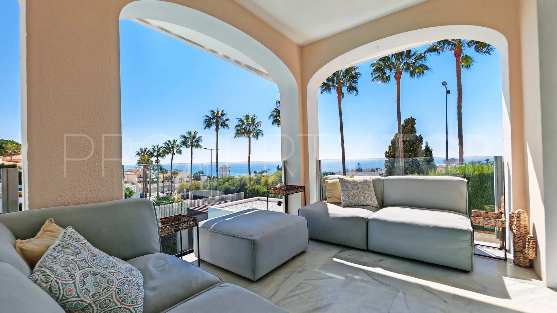 Villa a la venta en Riviera del Sol de 4 dormitorios