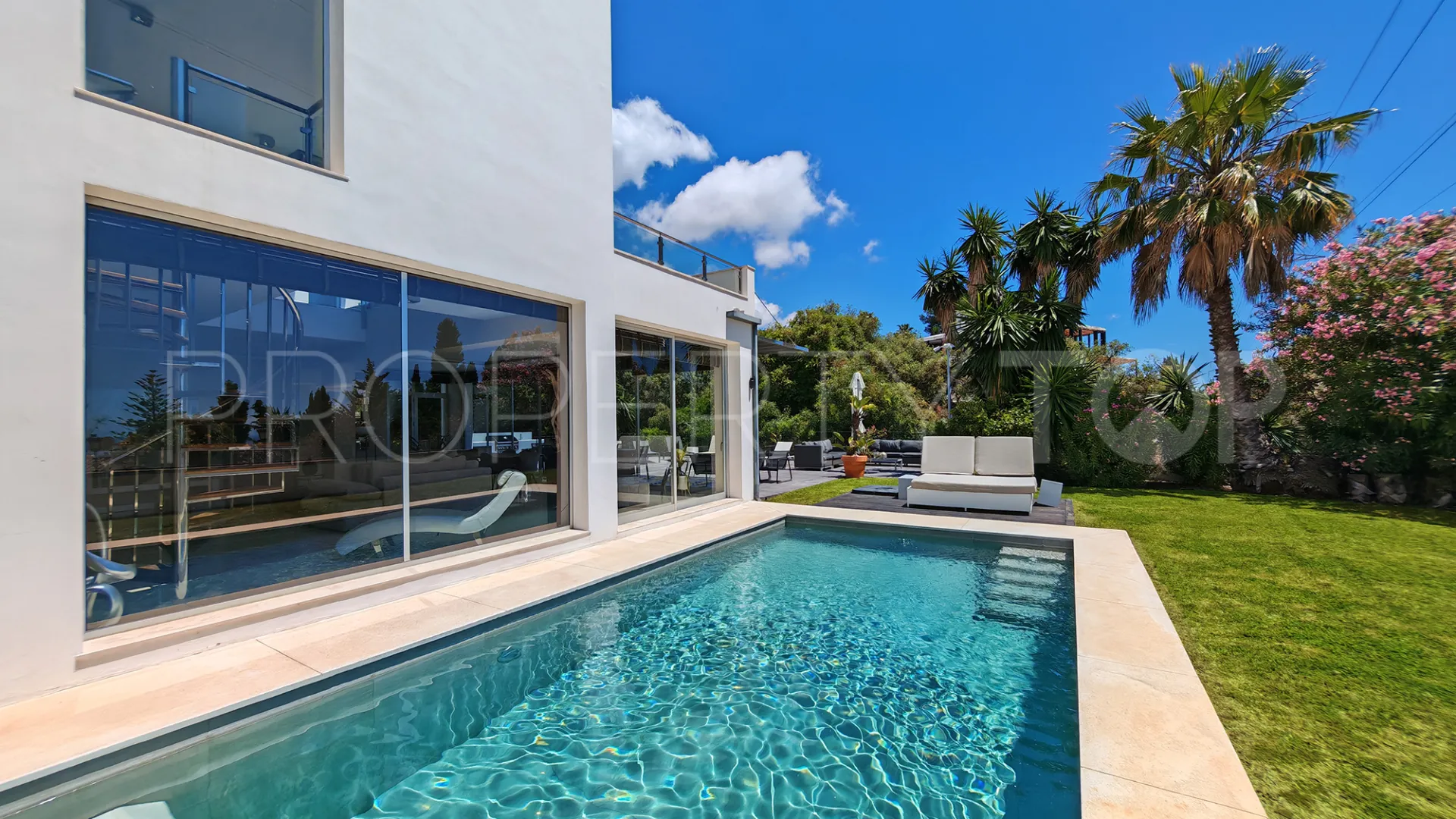 Villa de 3 dormitorios en venta en El Rosario