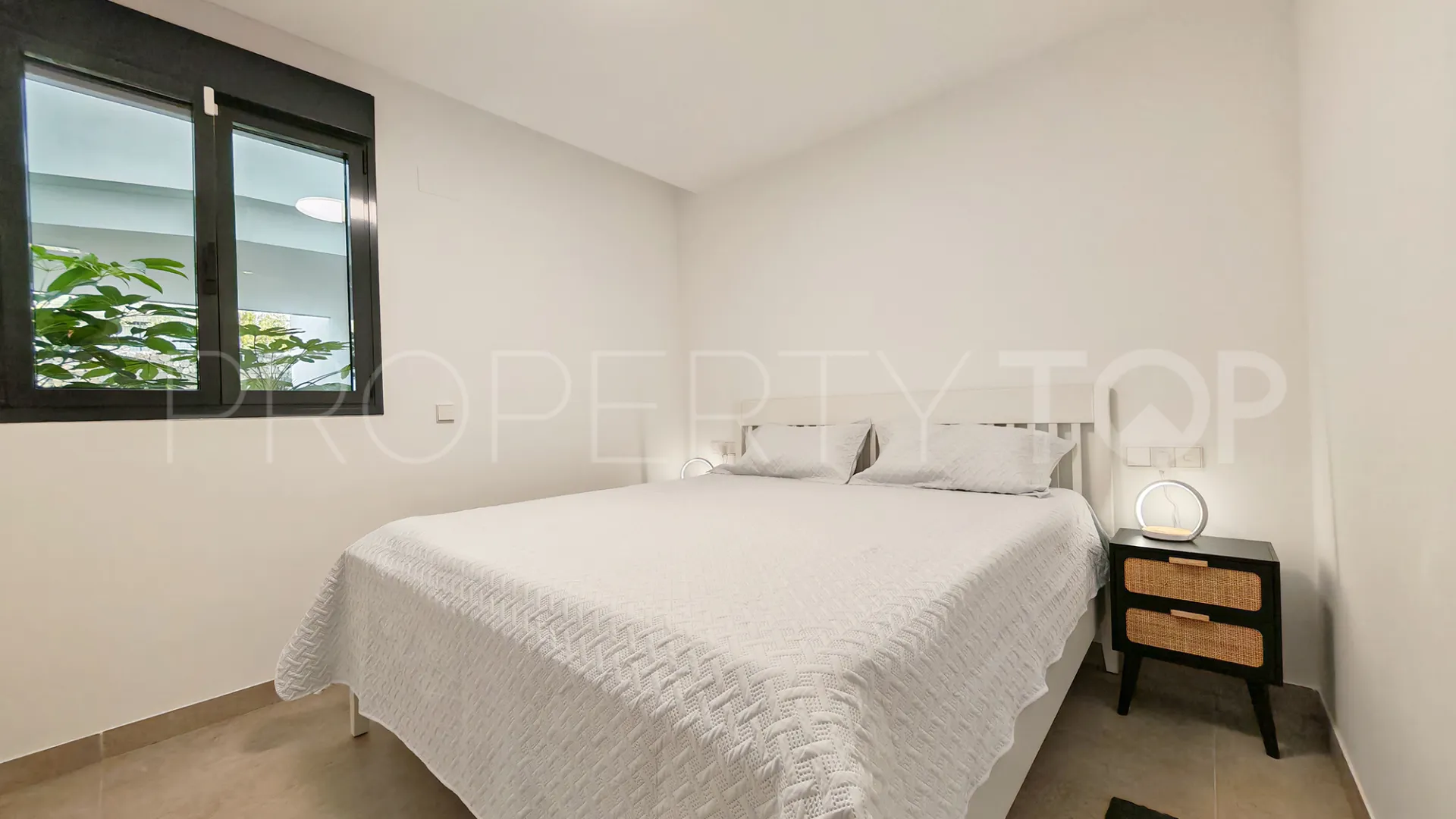 Apartamento planta baja con 2 dormitorios en venta en Cancelada