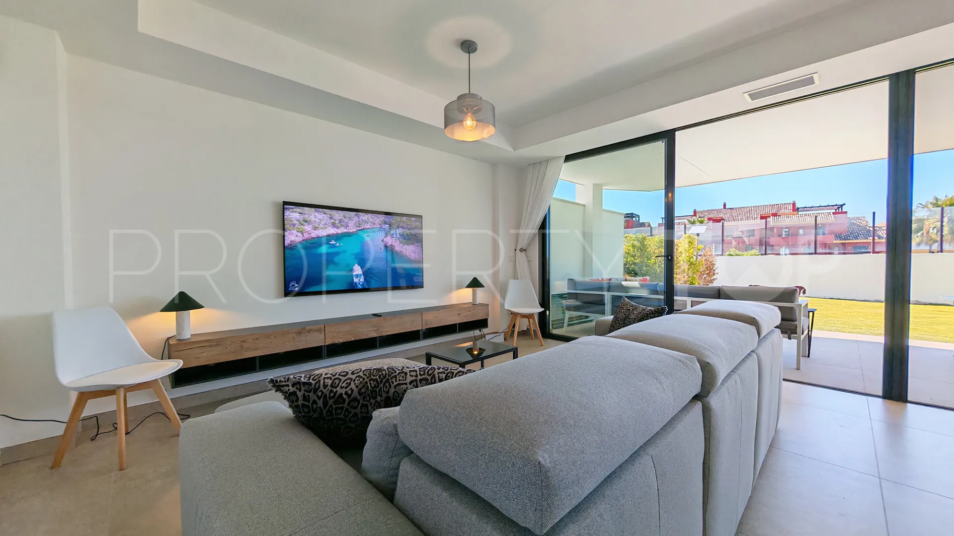 Apartamento planta baja con 2 dormitorios en venta en Cancelada