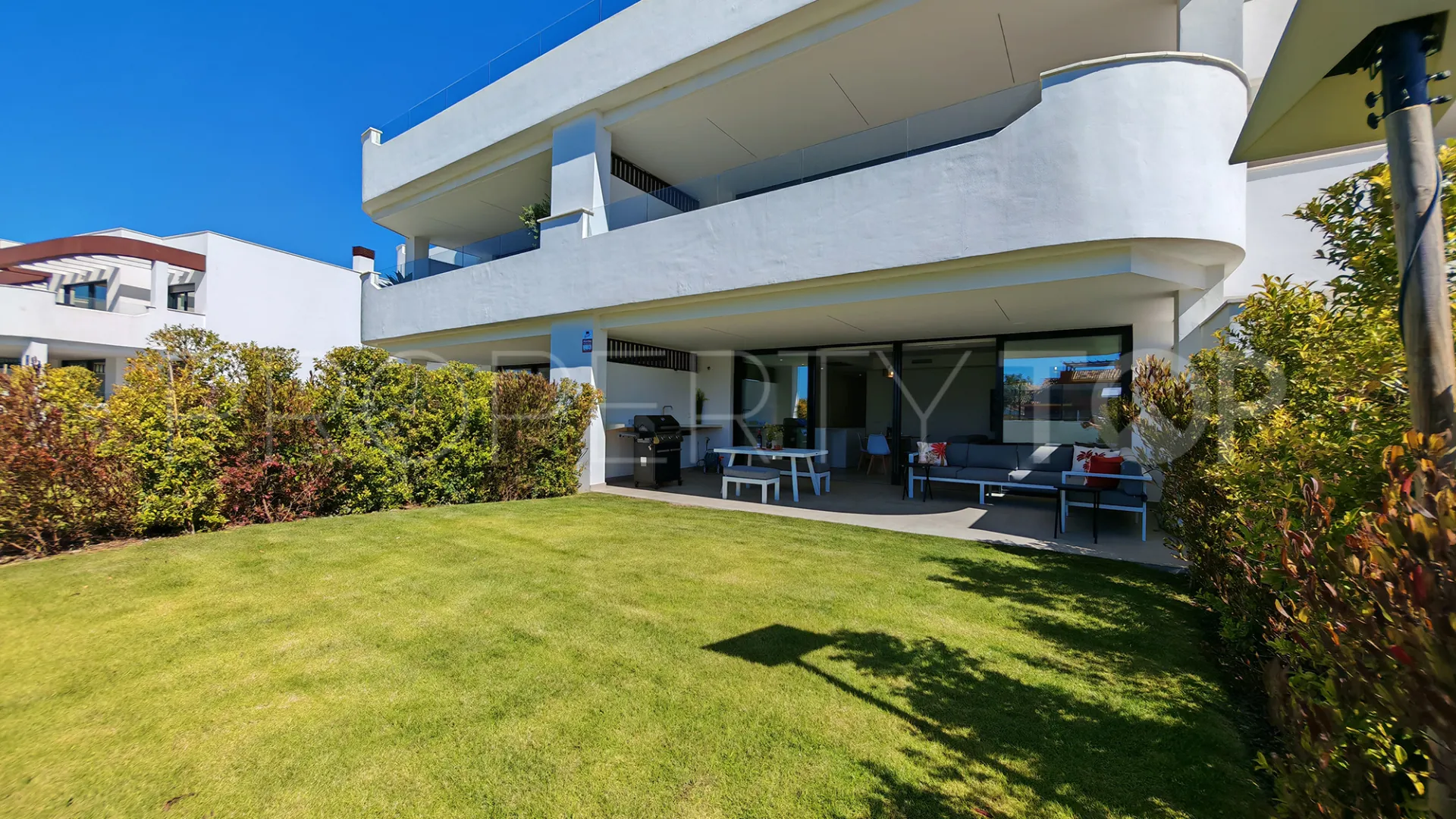 Apartamento planta baja con 2 dormitorios en venta en Cancelada
