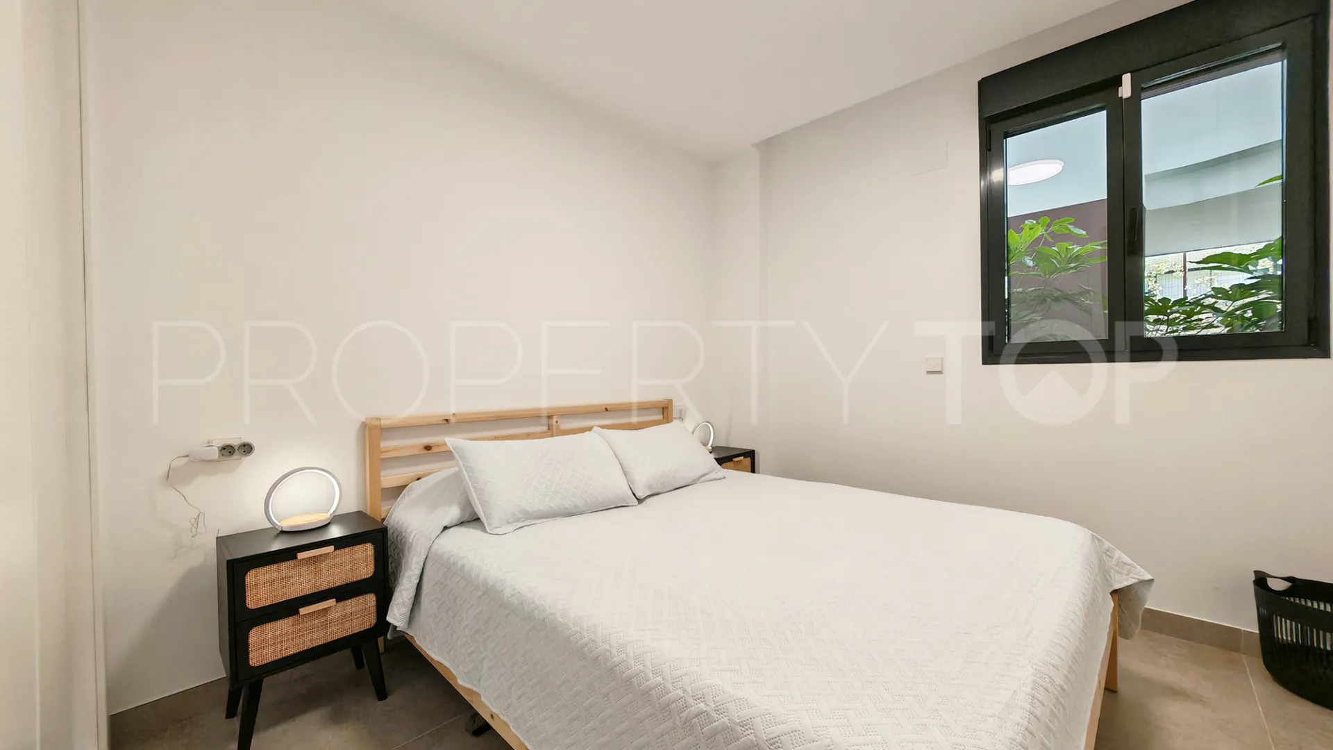 Apartamento planta baja con 2 dormitorios en venta en Cancelada