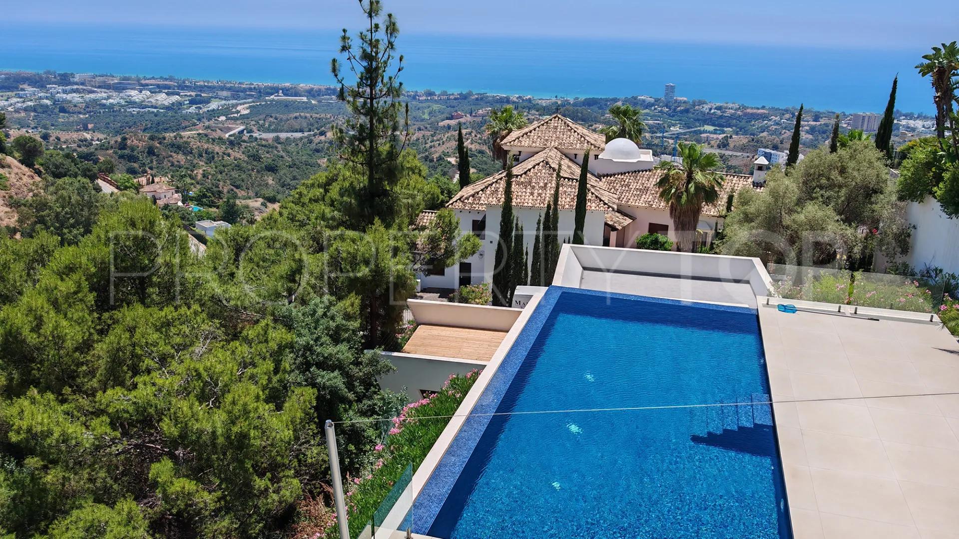 Los Altos de los Monteros 4 bedrooms villa for sale