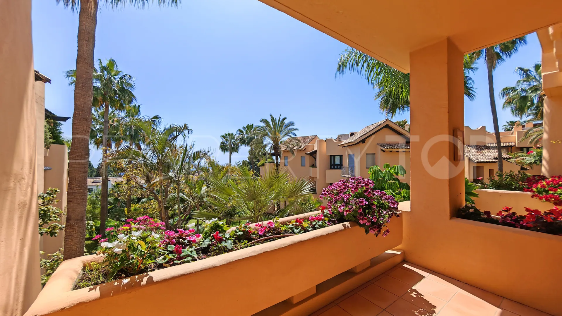 Se vende apartamento con 3 dormitorios en Sierra Blanca