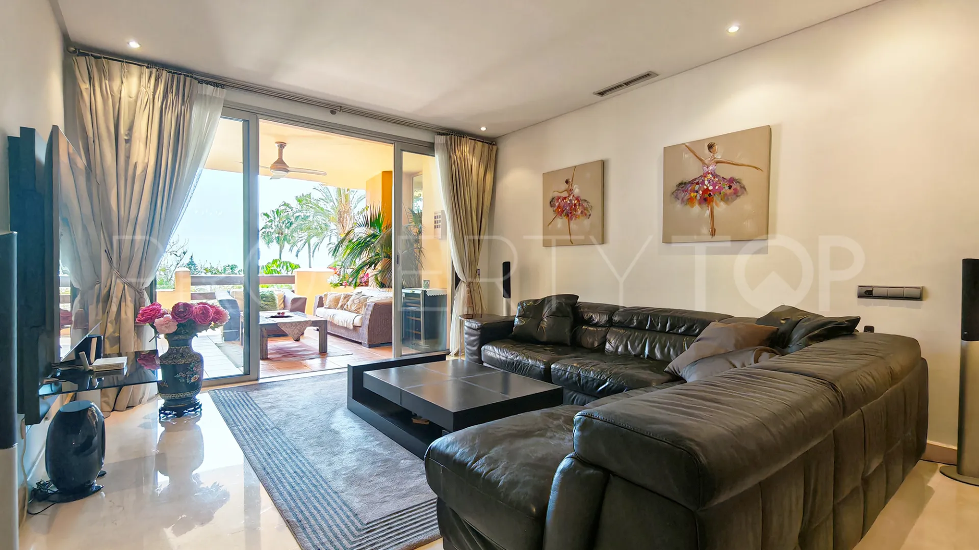 Se vende apartamento con 3 dormitorios en Sierra Blanca