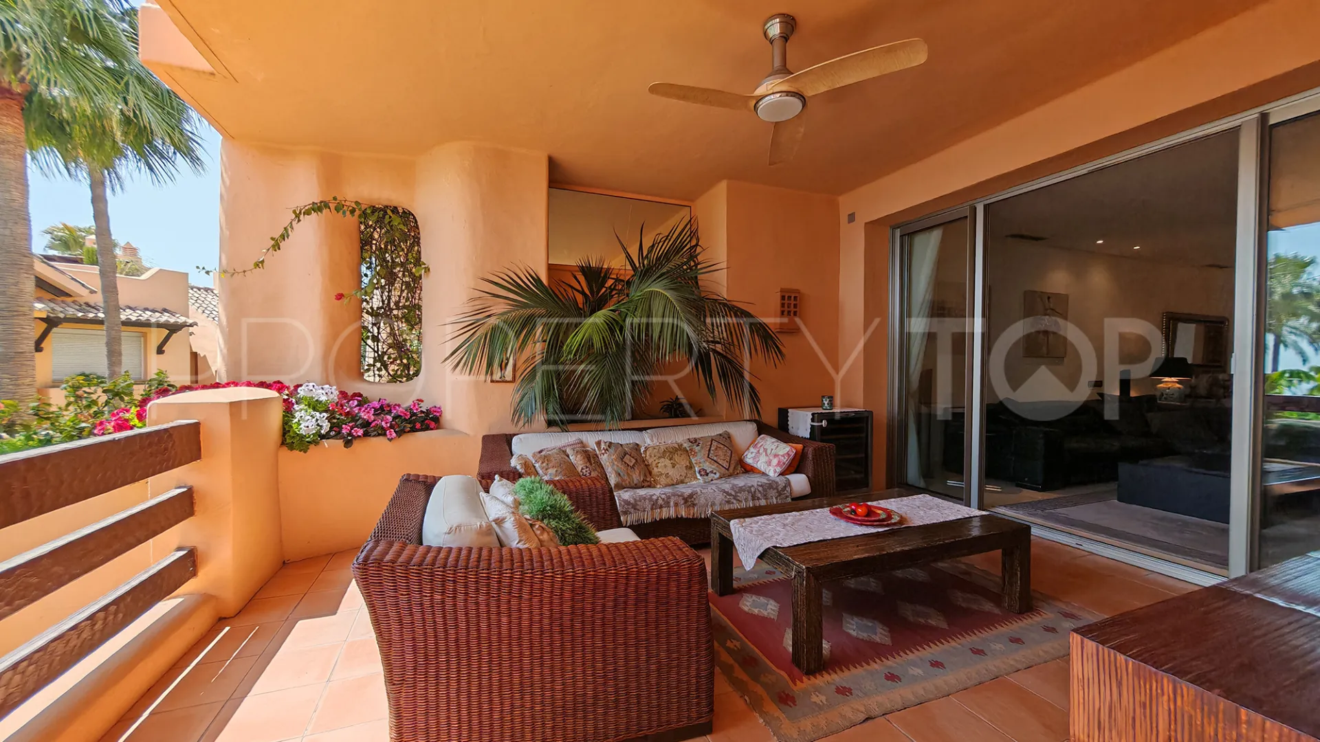Se vende apartamento con 3 dormitorios en Sierra Blanca