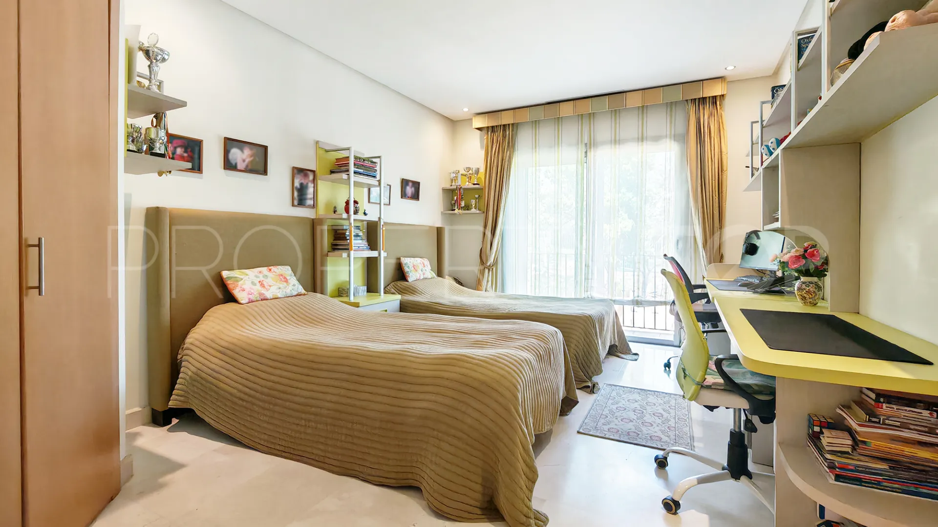 Se vende apartamento con 3 dormitorios en Sierra Blanca