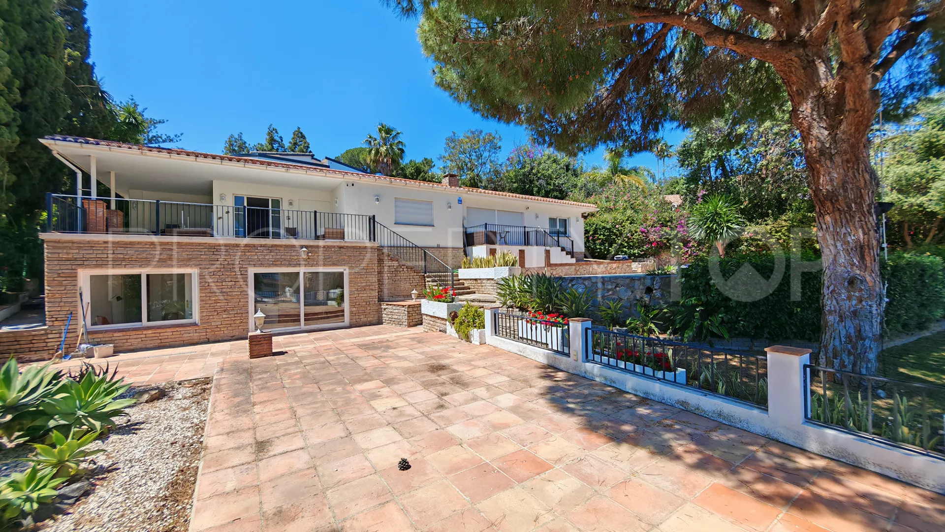 Villa a la venta en Marbesa
