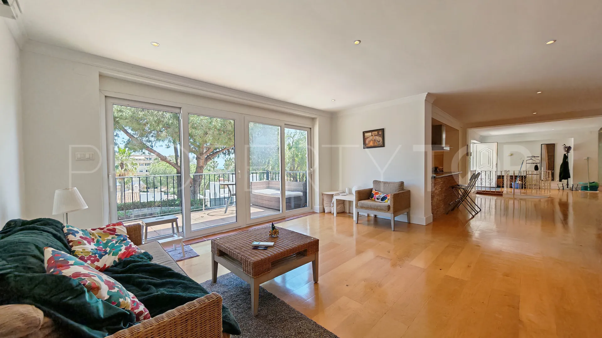 Villa a la venta en Marbesa