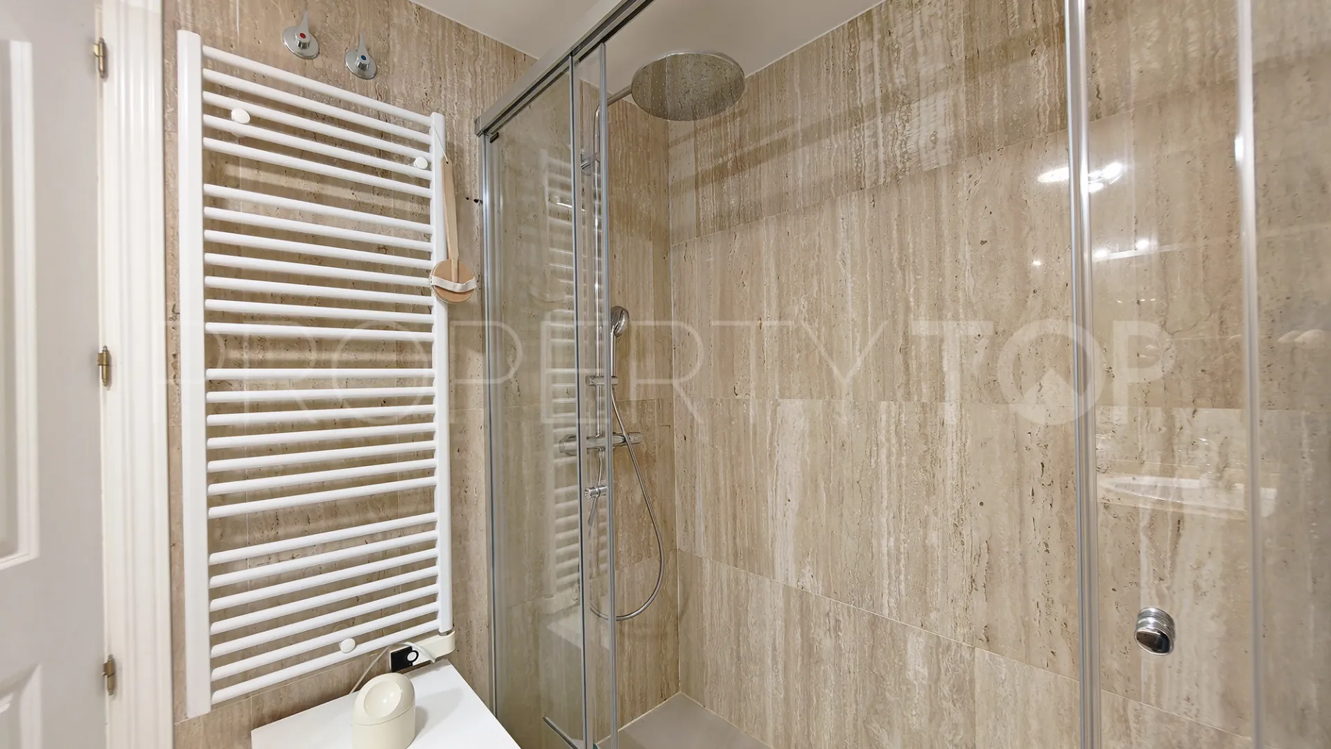 Elviria, apartamento planta baja con 2 dormitorios a la venta