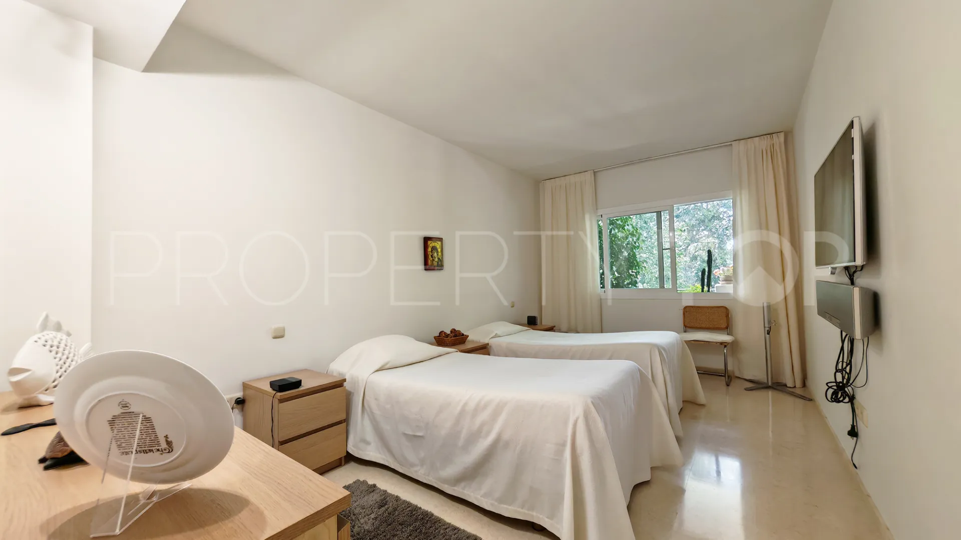 Elviria, apartamento planta baja con 2 dormitorios a la venta