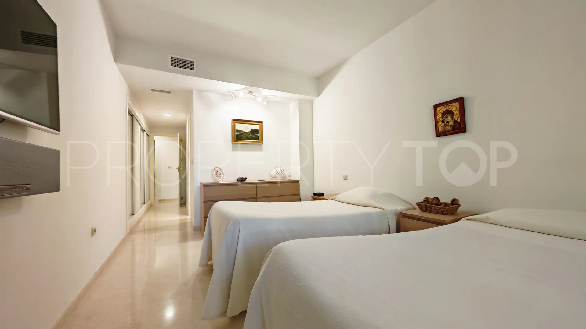 Elviria, apartamento planta baja con 2 dormitorios a la venta