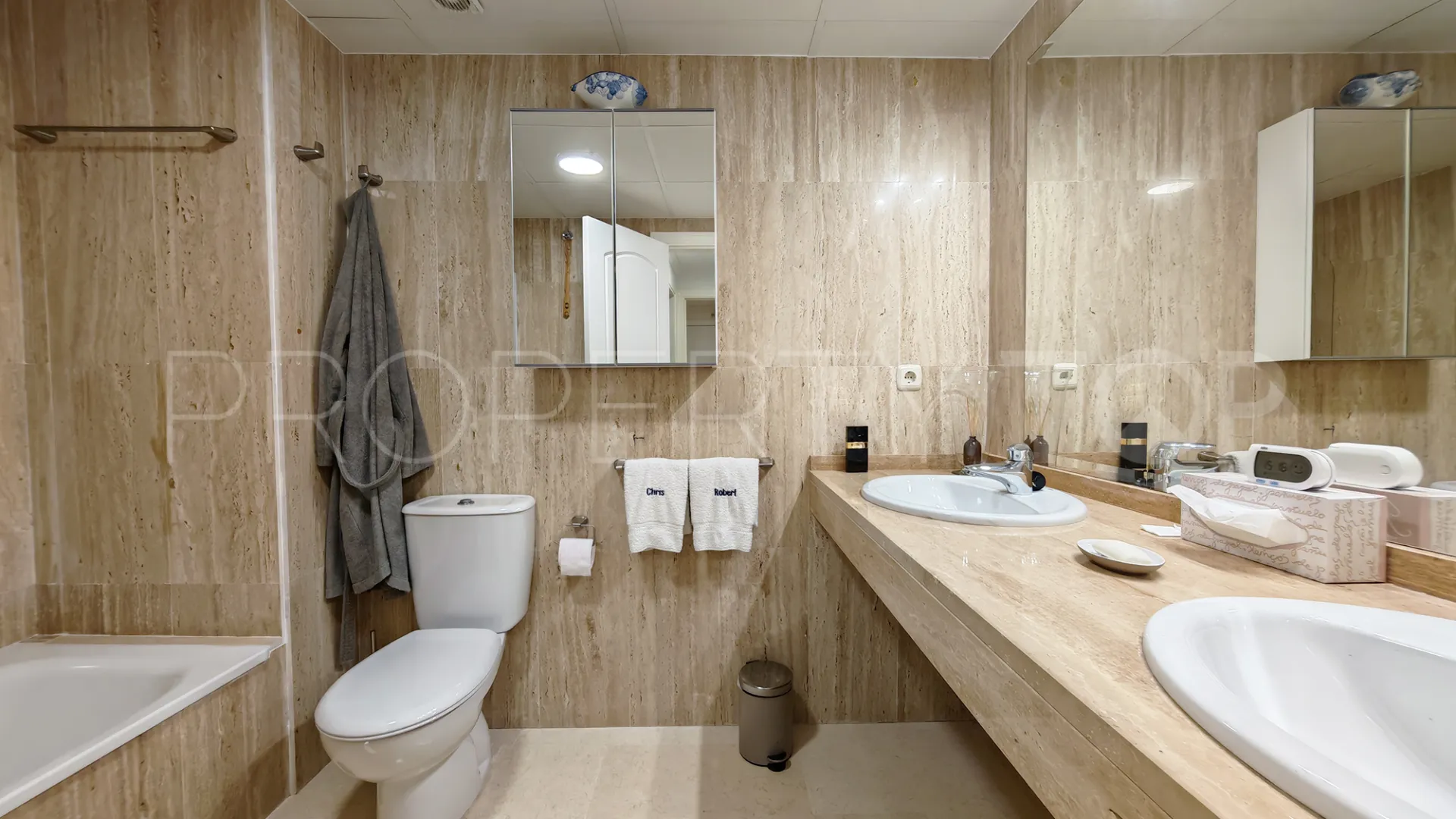 Elviria, apartamento planta baja con 2 dormitorios a la venta