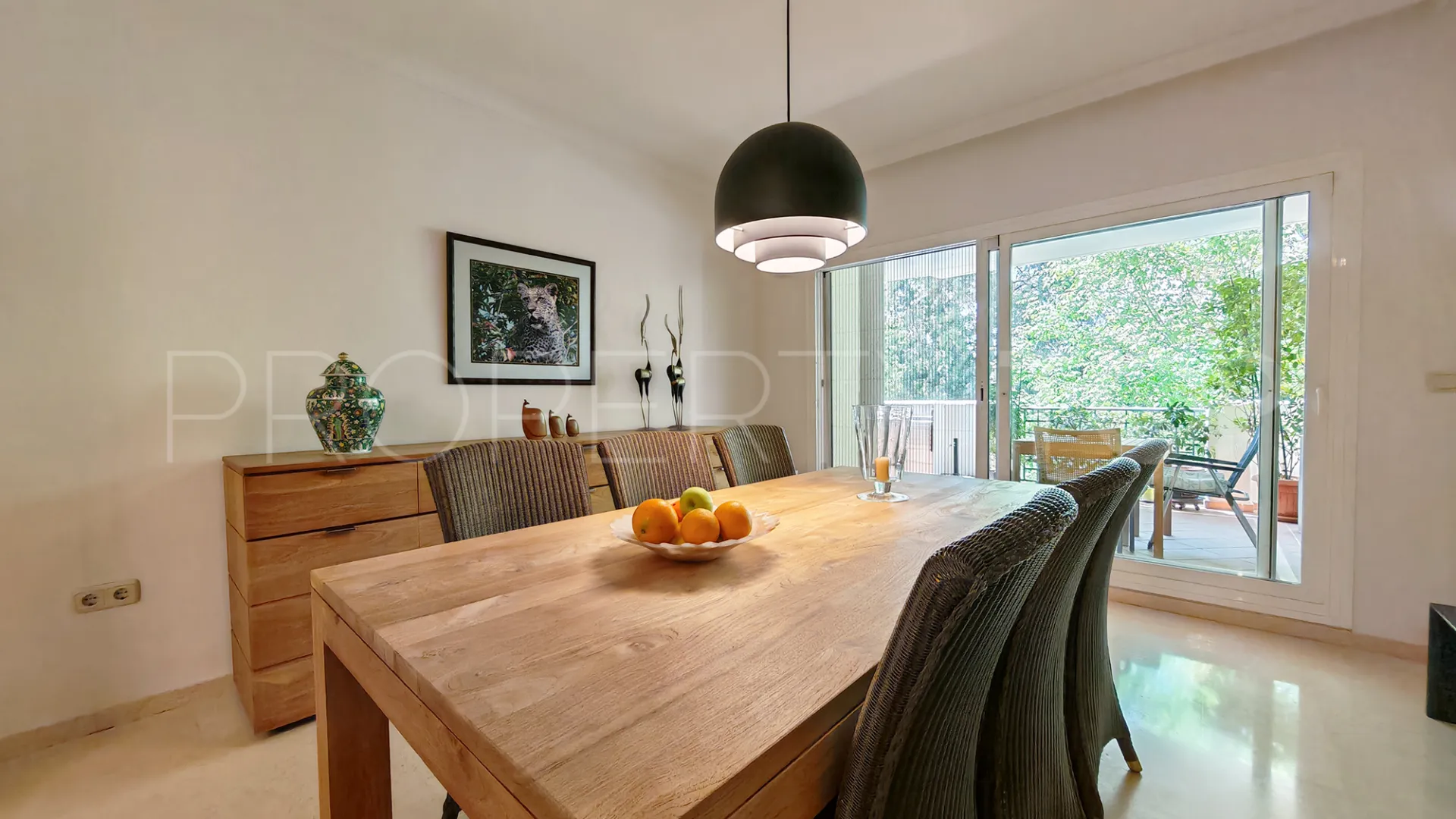 Elviria, apartamento planta baja con 2 dormitorios a la venta