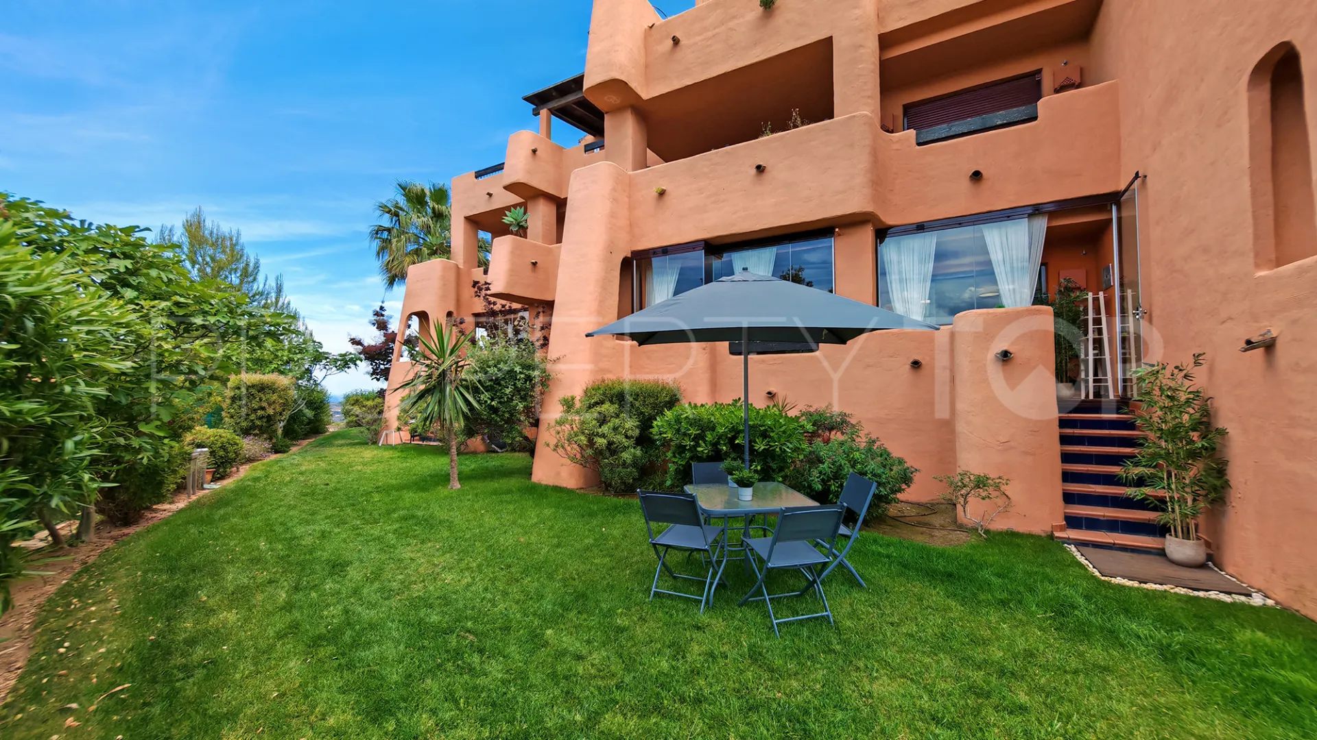 2 bedrooms ground floor apartment for sale in El Soto de Marbella
