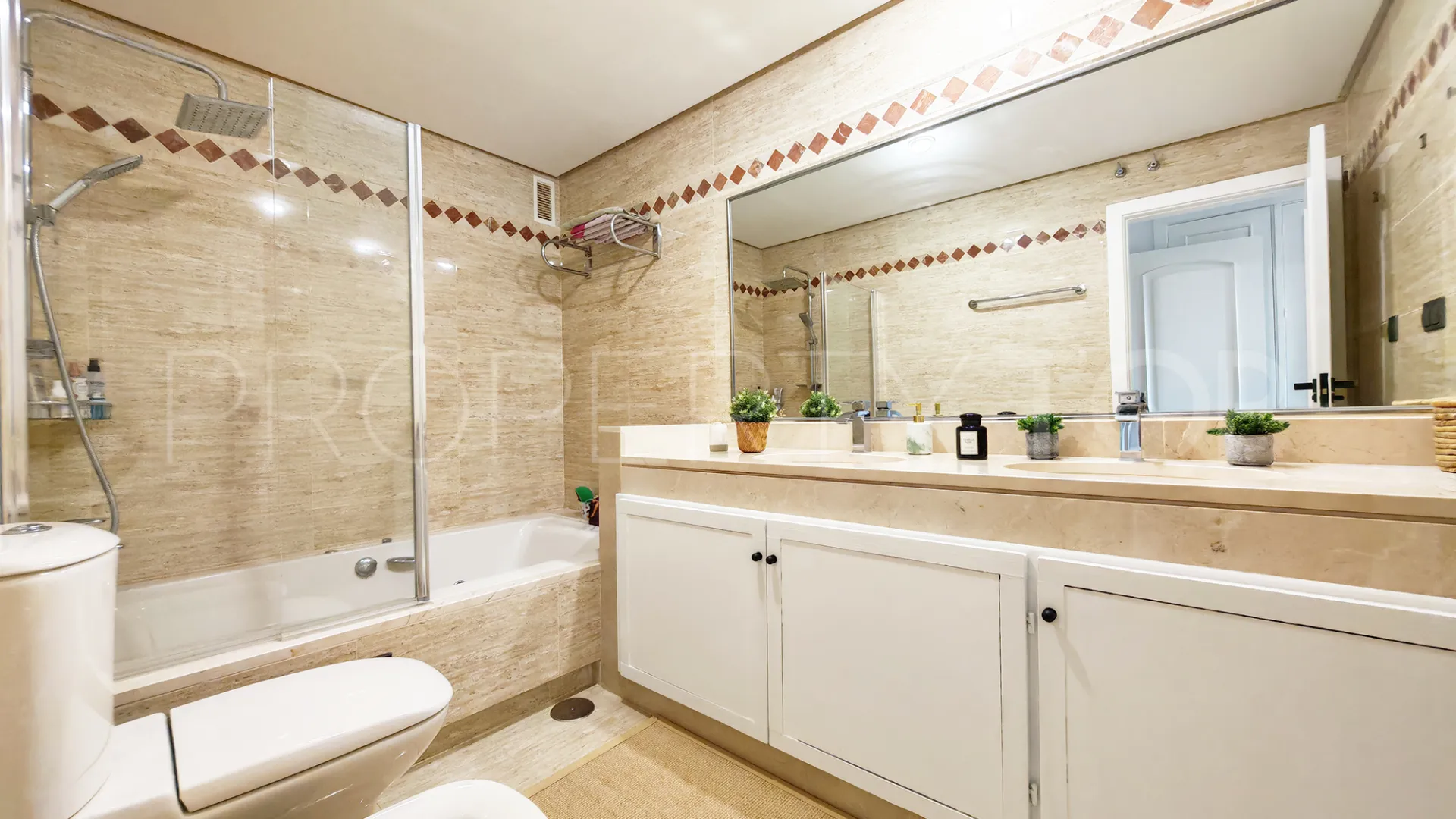 2 bedrooms ground floor apartment for sale in El Soto de Marbella