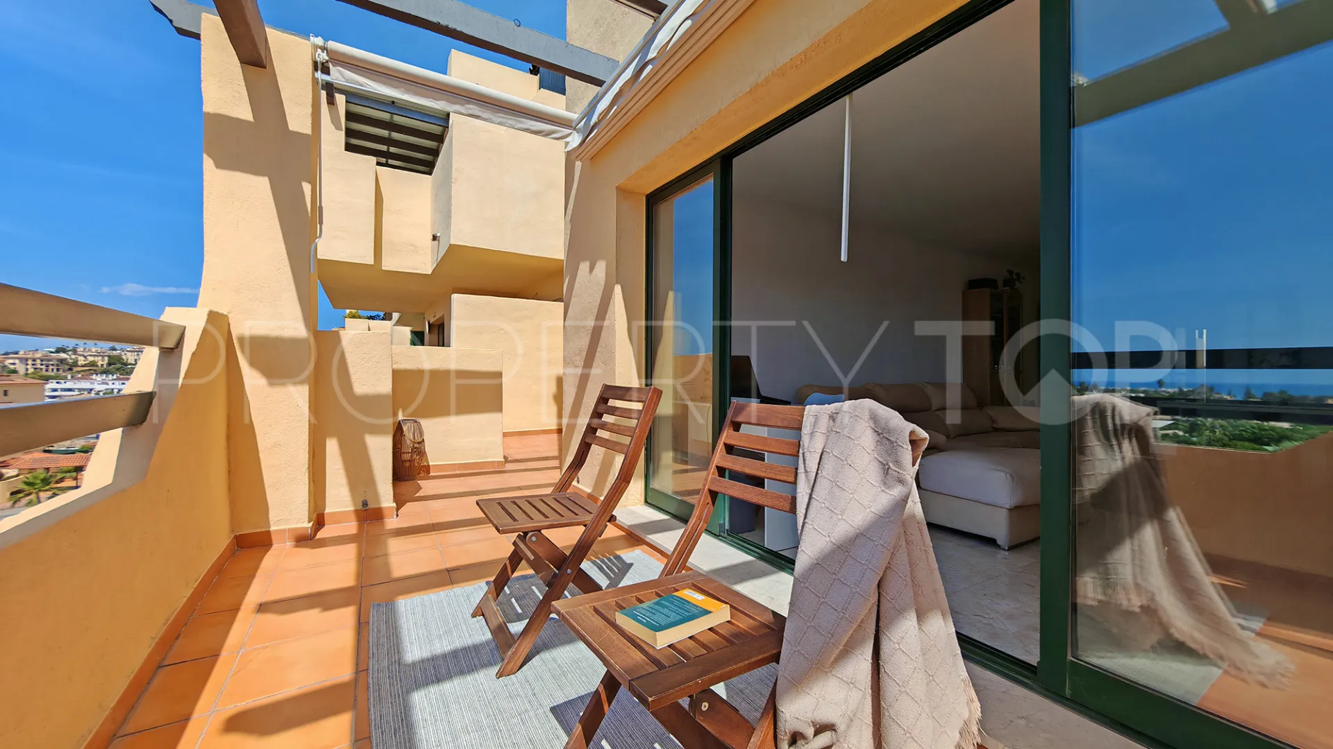 Duplex penthouse with 3 bedrooms for sale in La Resina Golf