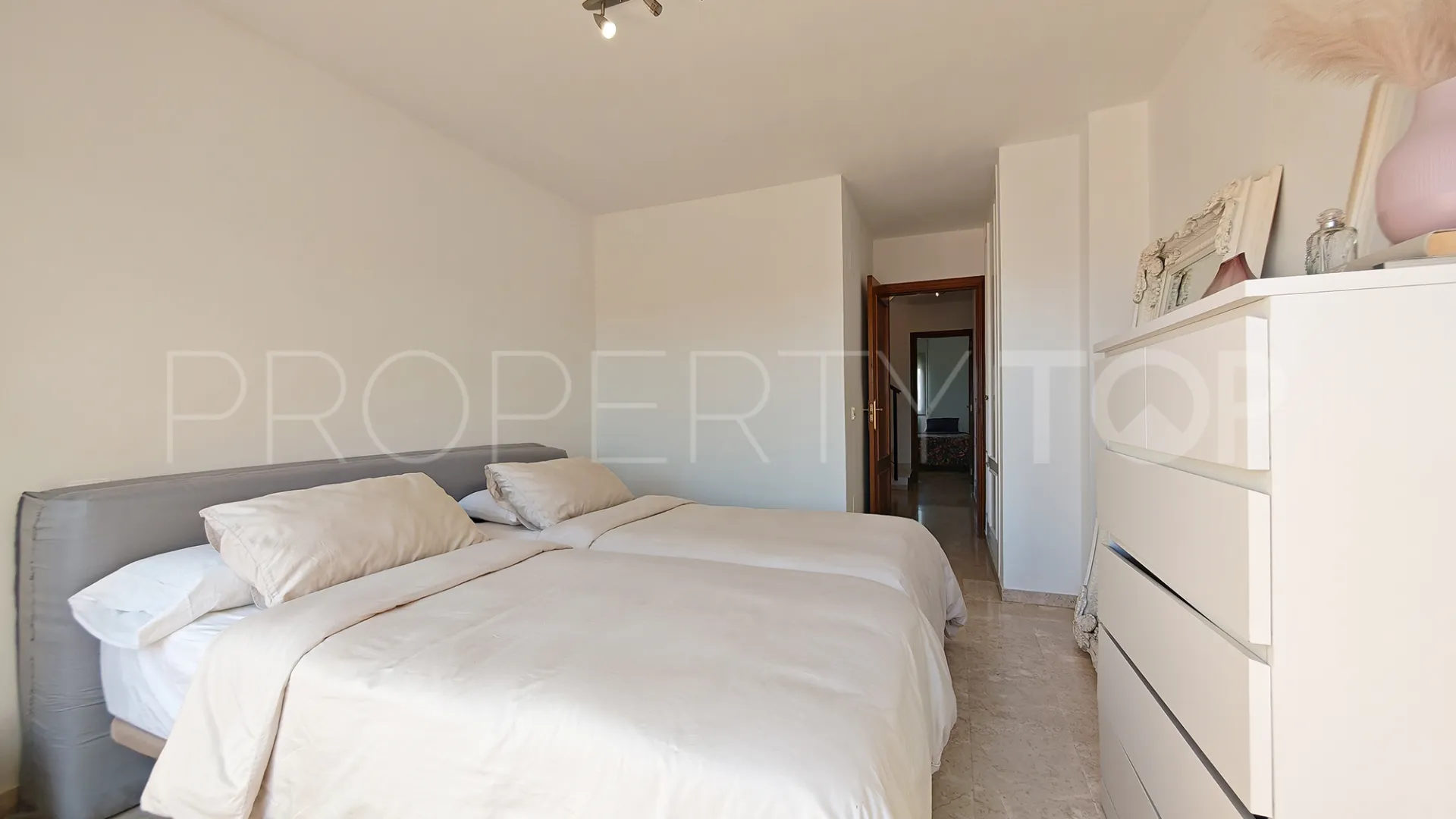 Duplex penthouse with 3 bedrooms for sale in La Resina Golf