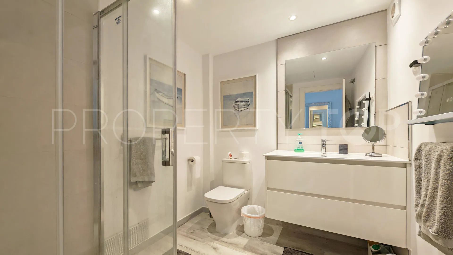 3 bedrooms town house for sale in Elviria Hills