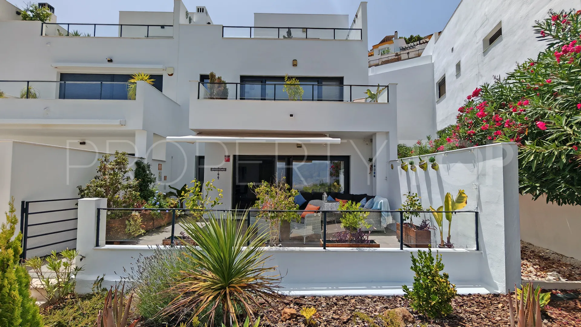 3 bedrooms town house for sale in Elviria Hills