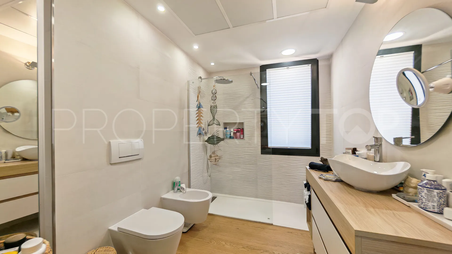 Comprar apartamento con 4 dormitorios en Sitio de Calahonda