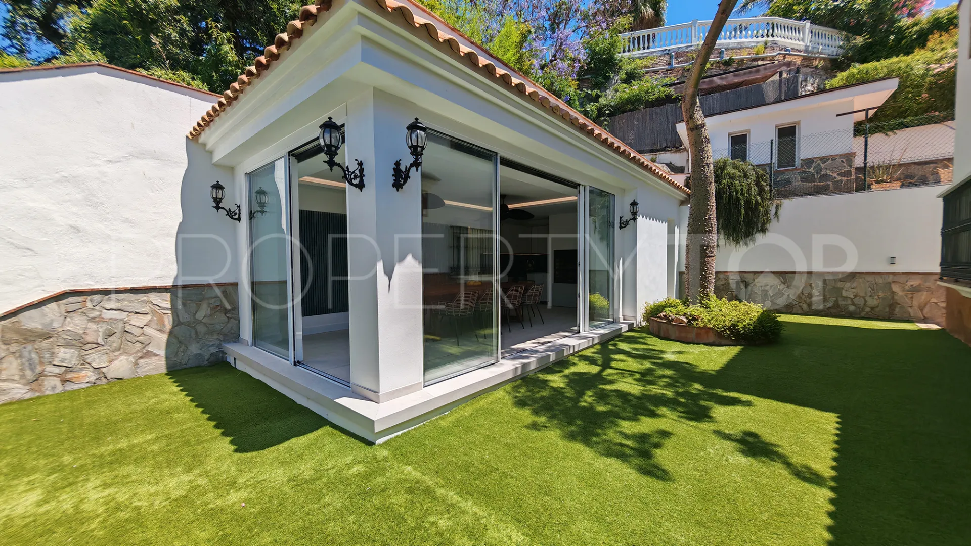 4 bedrooms villa for sale in Elviria