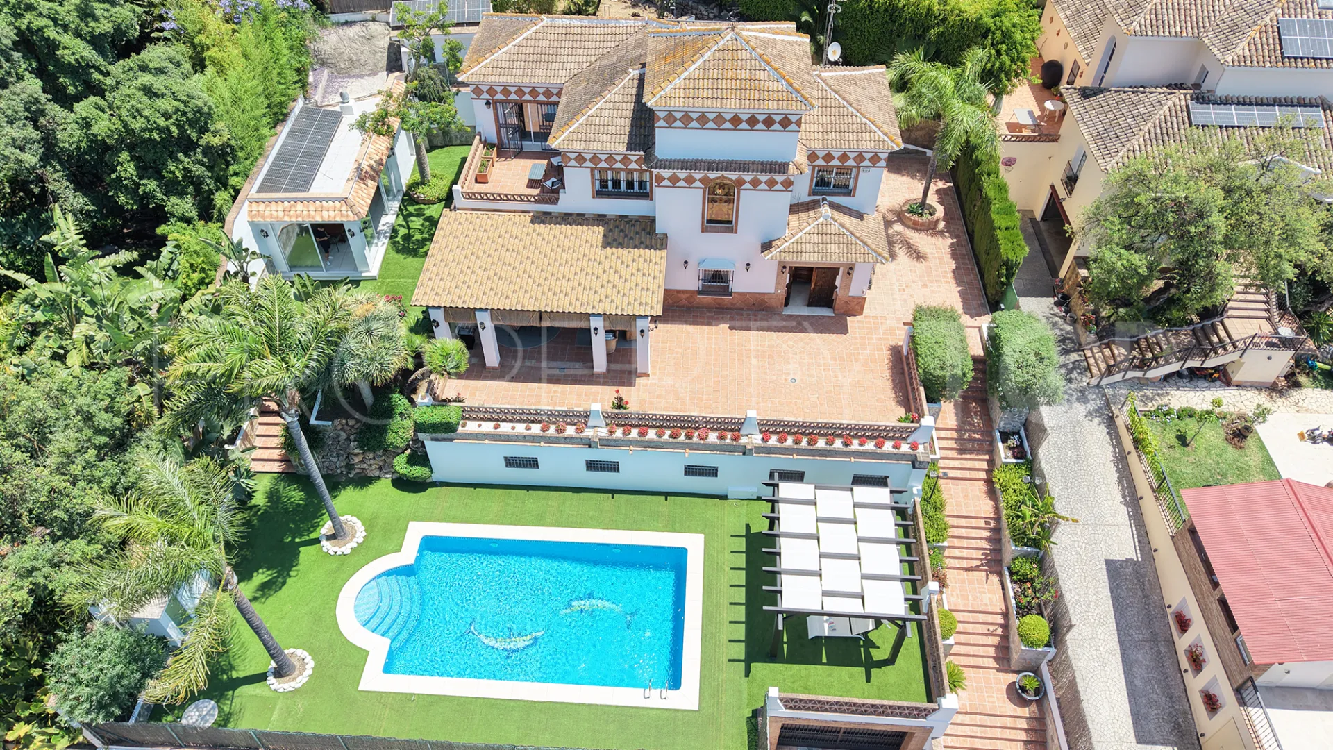4 bedrooms villa for sale in Elviria