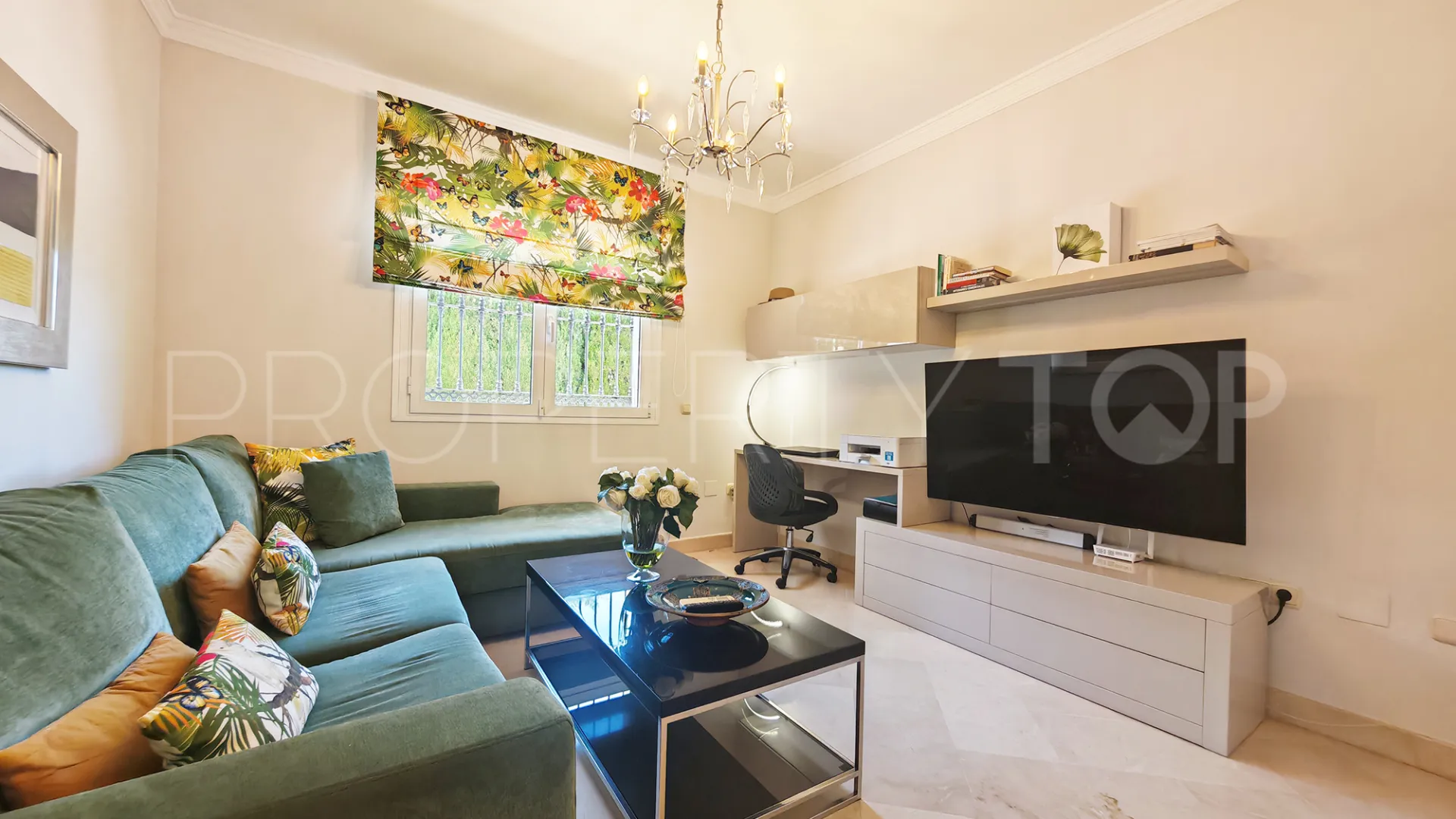 4 bedrooms villa for sale in Elviria