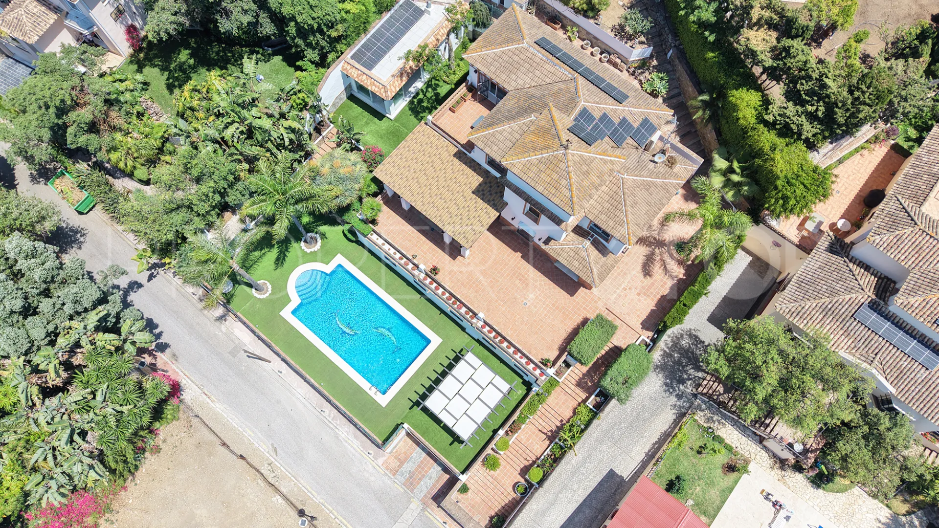 4 bedrooms villa for sale in Elviria