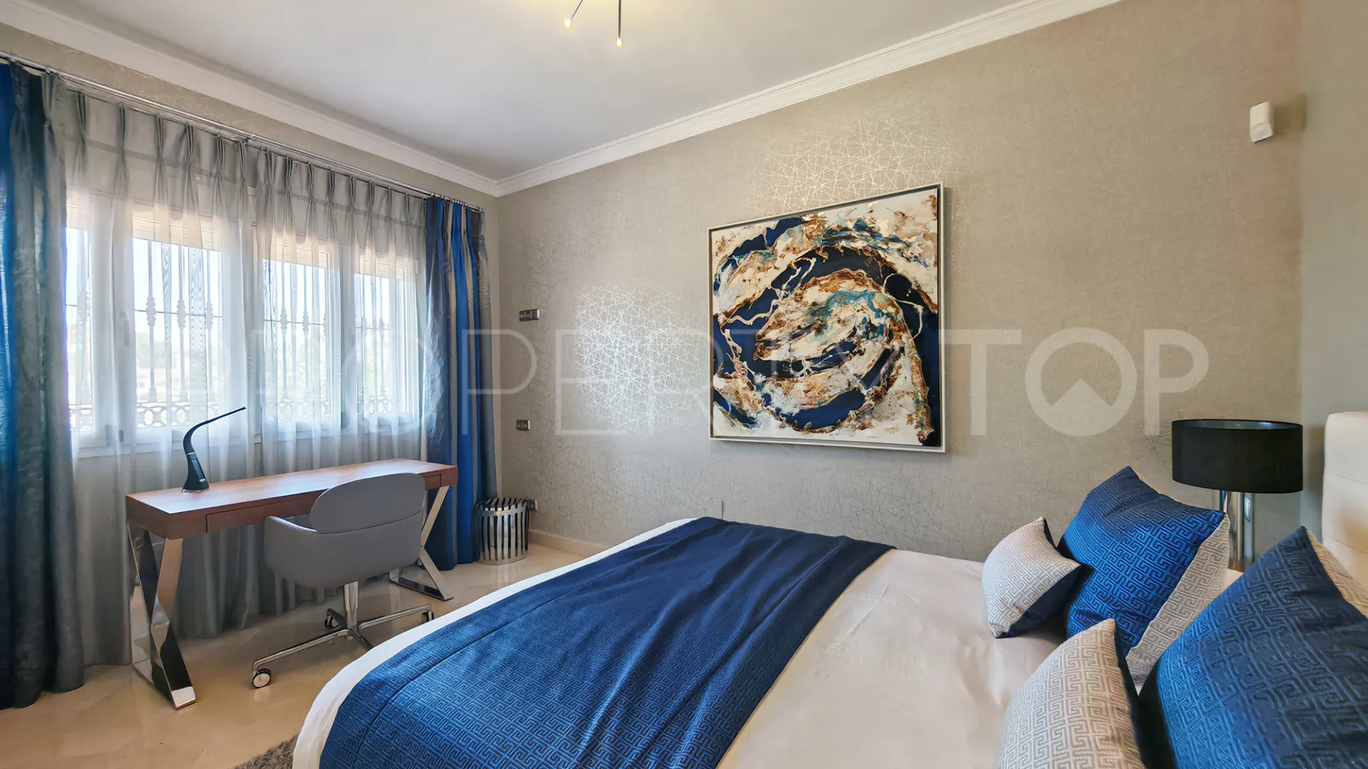 4 bedrooms villa for sale in Elviria
