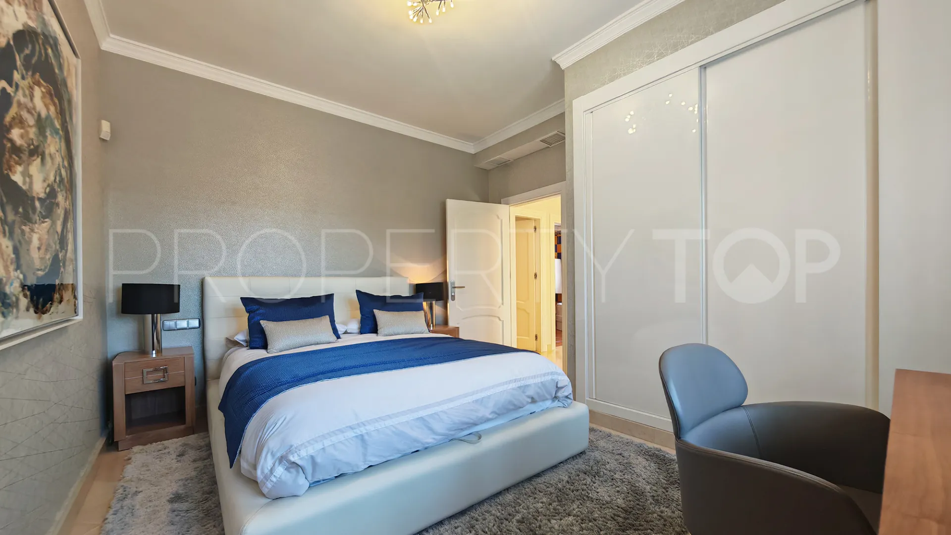 4 bedrooms villa for sale in Elviria