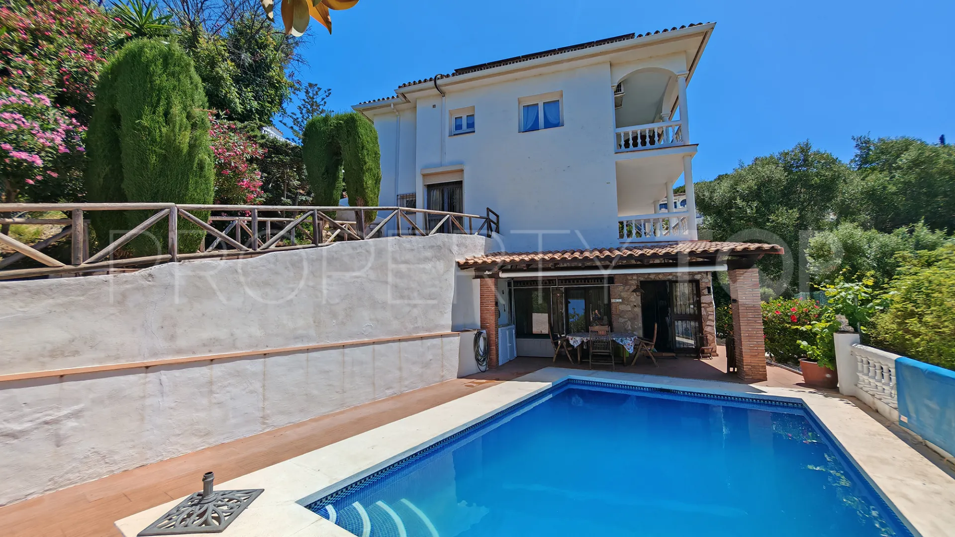 Villa for sale in Cala de Mijas with 3 bedrooms
