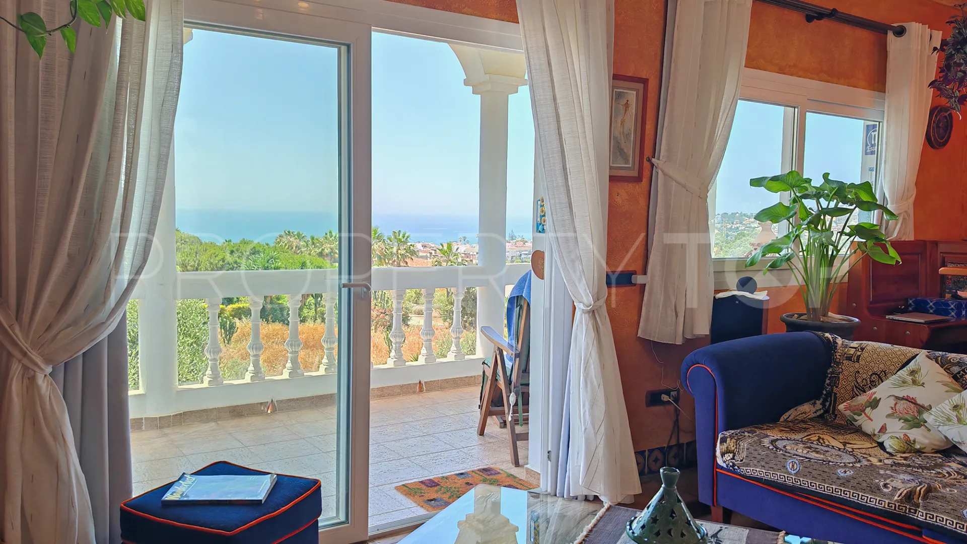 Villa for sale in Cala de Mijas with 3 bedrooms