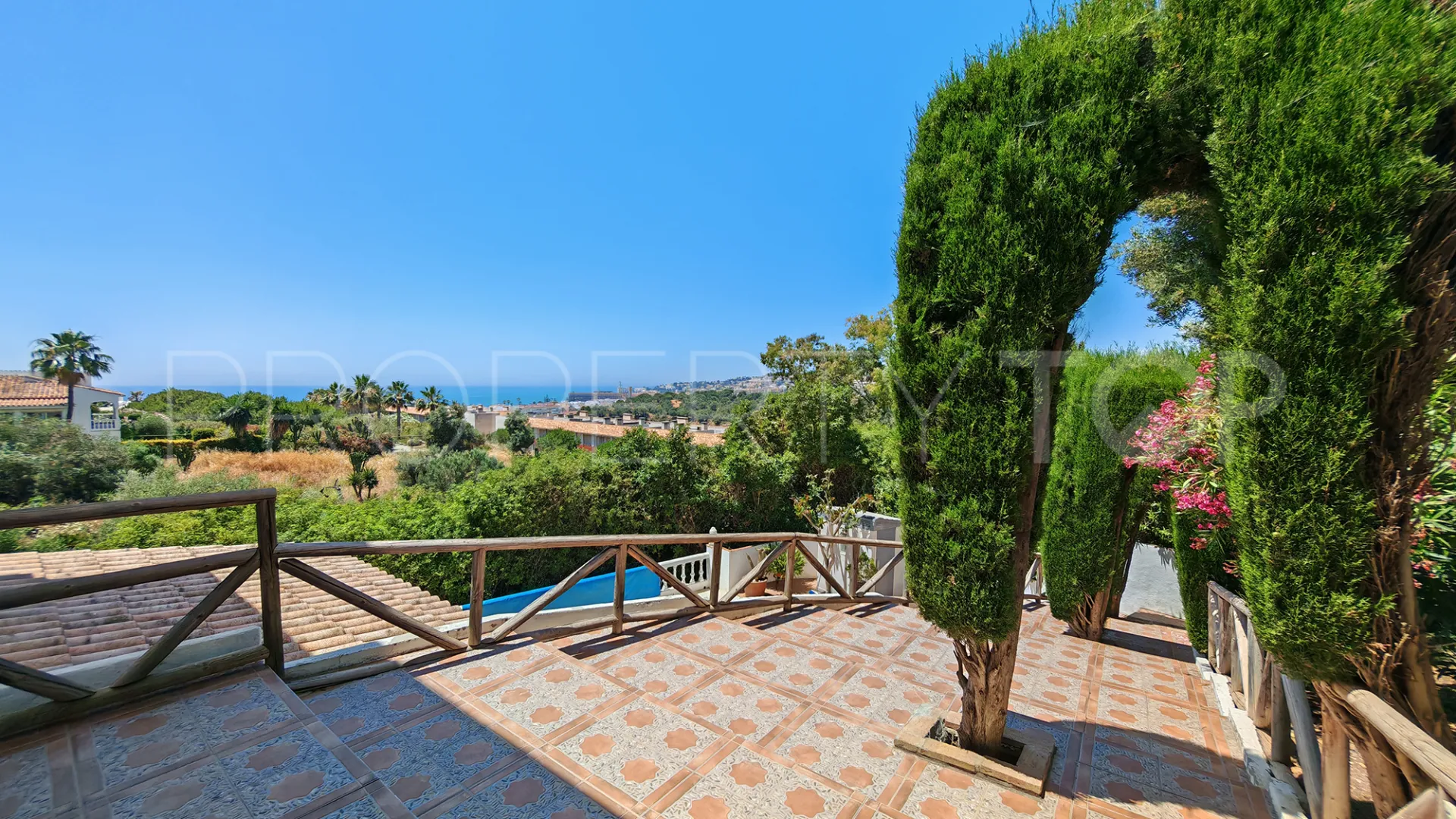Villa for sale in Cala de Mijas with 3 bedrooms