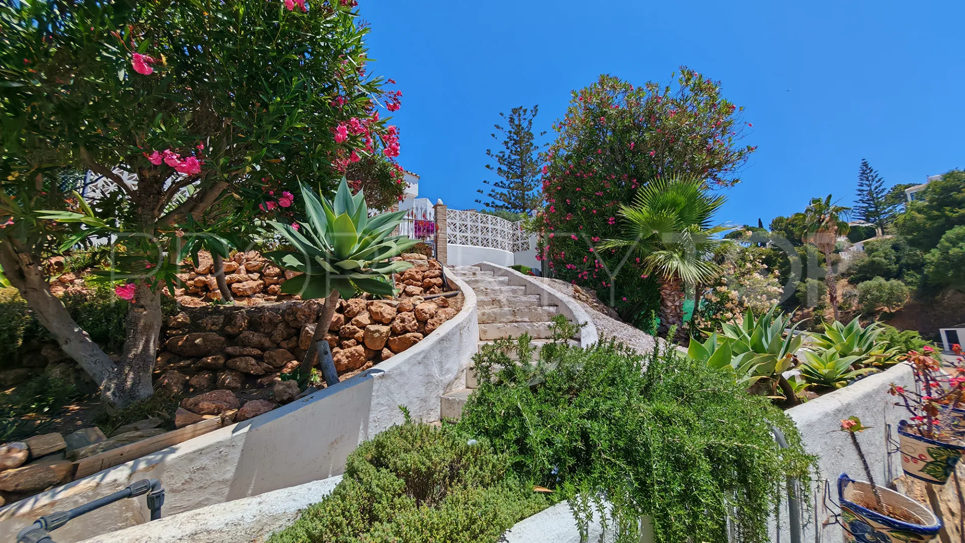 Villa for sale in Cala de Mijas with 3 bedrooms