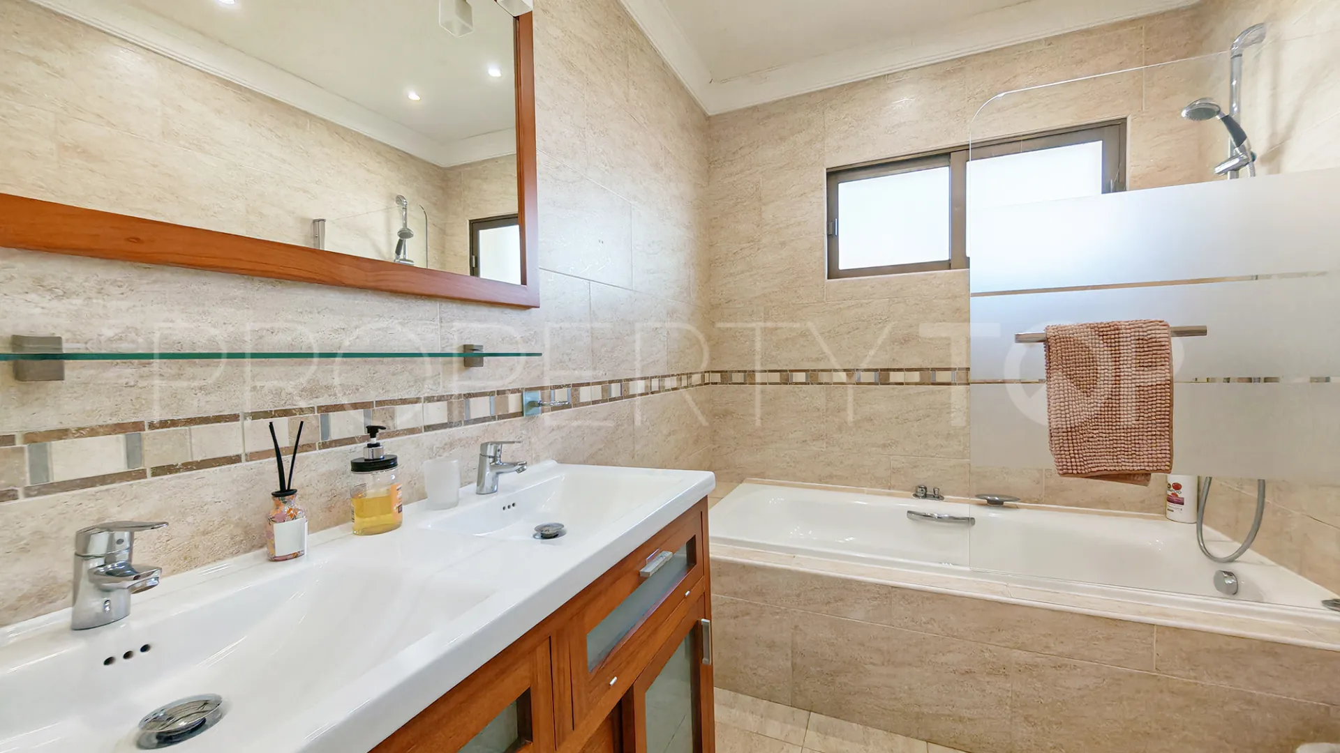 Villa en venta en El Chaparral de 4 dormitorios