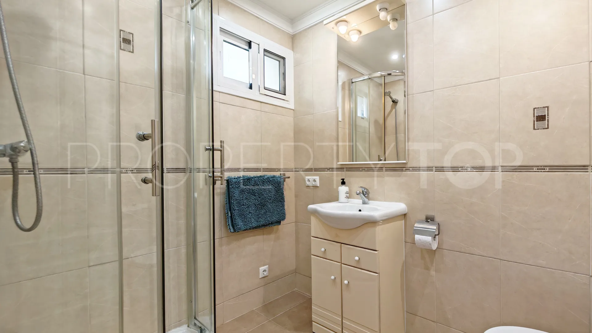 Villa en venta en El Chaparral de 4 dormitorios