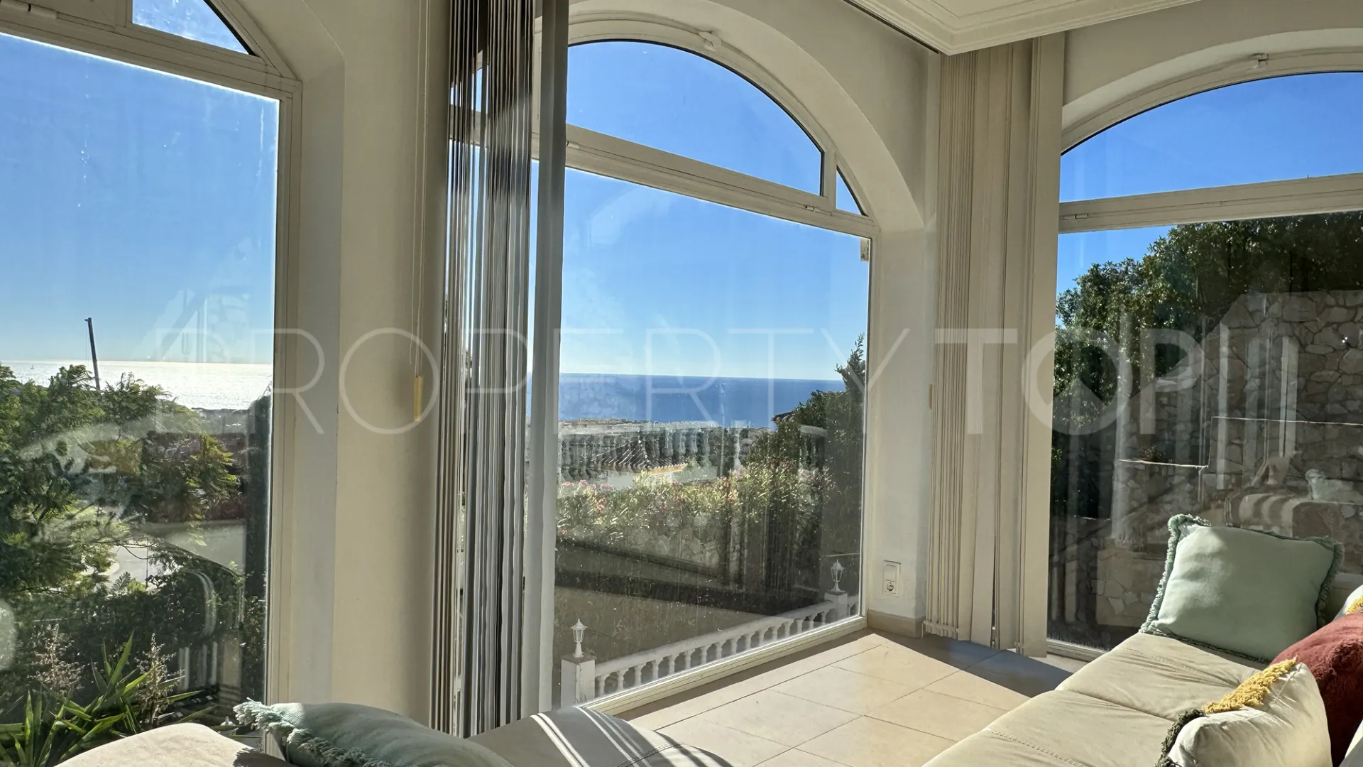 Villa for sale in El Chaparral