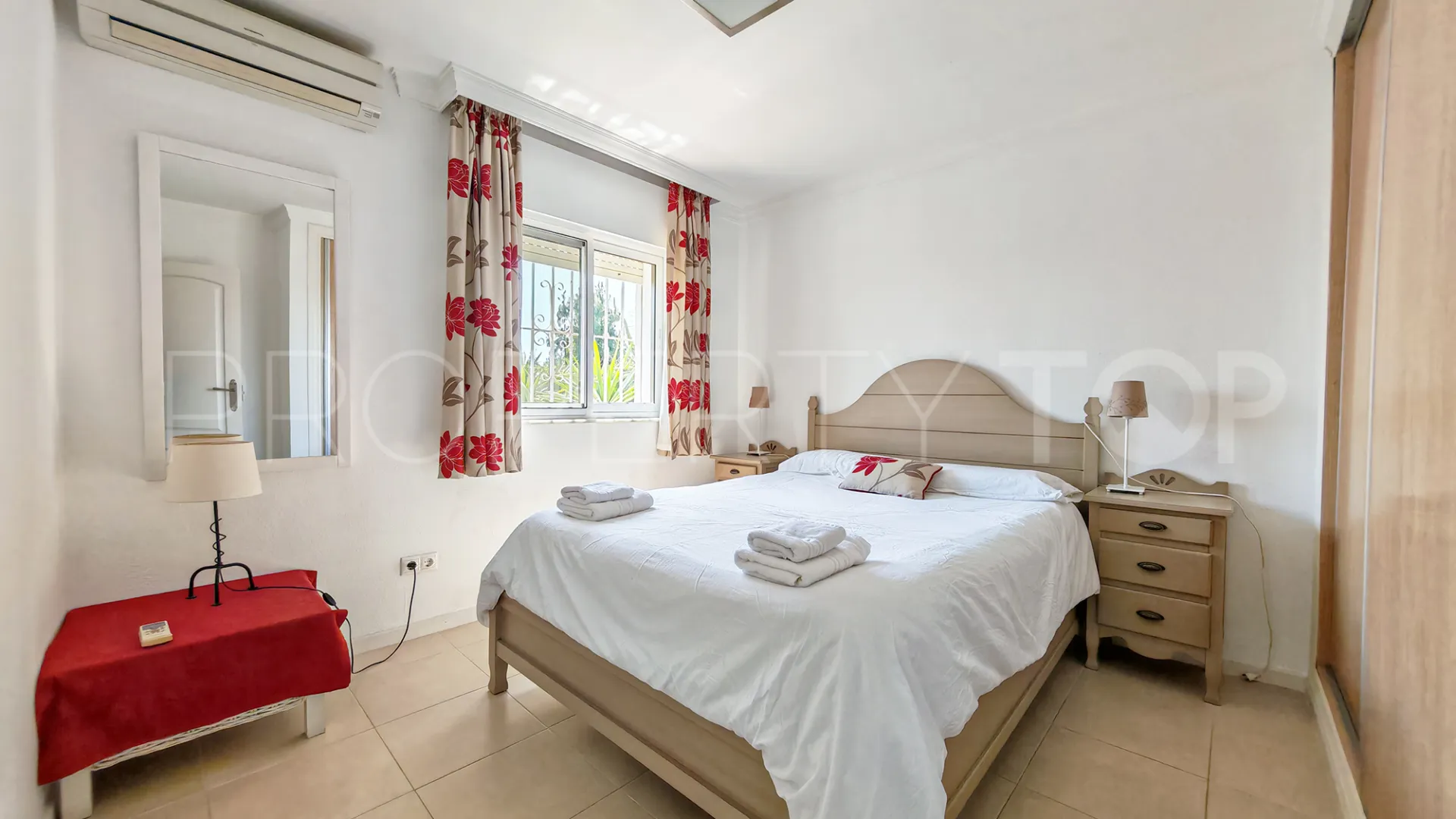 Villa en venta en El Chaparral de 4 dormitorios