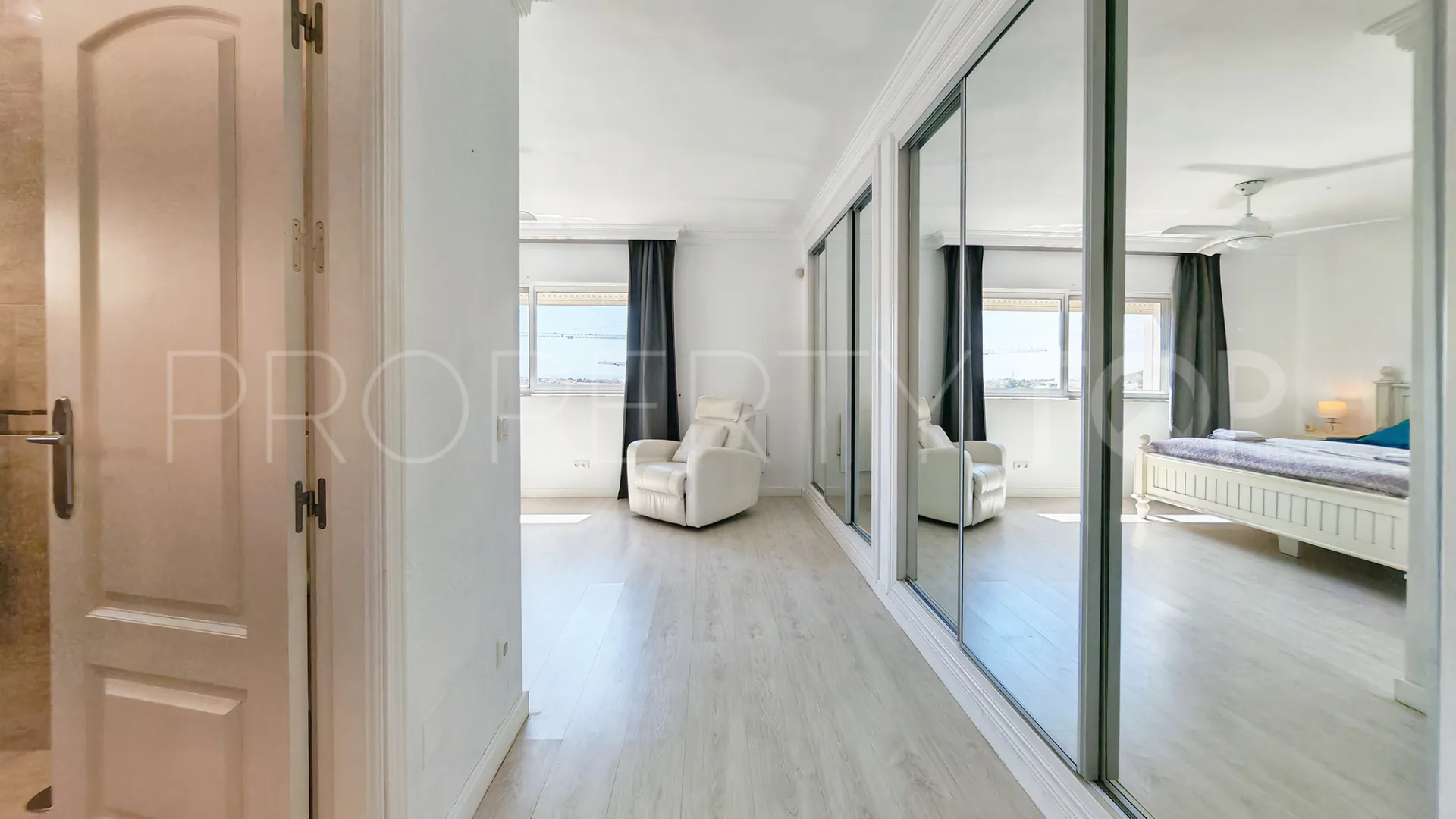 Villa en venta en El Chaparral de 4 dormitorios
