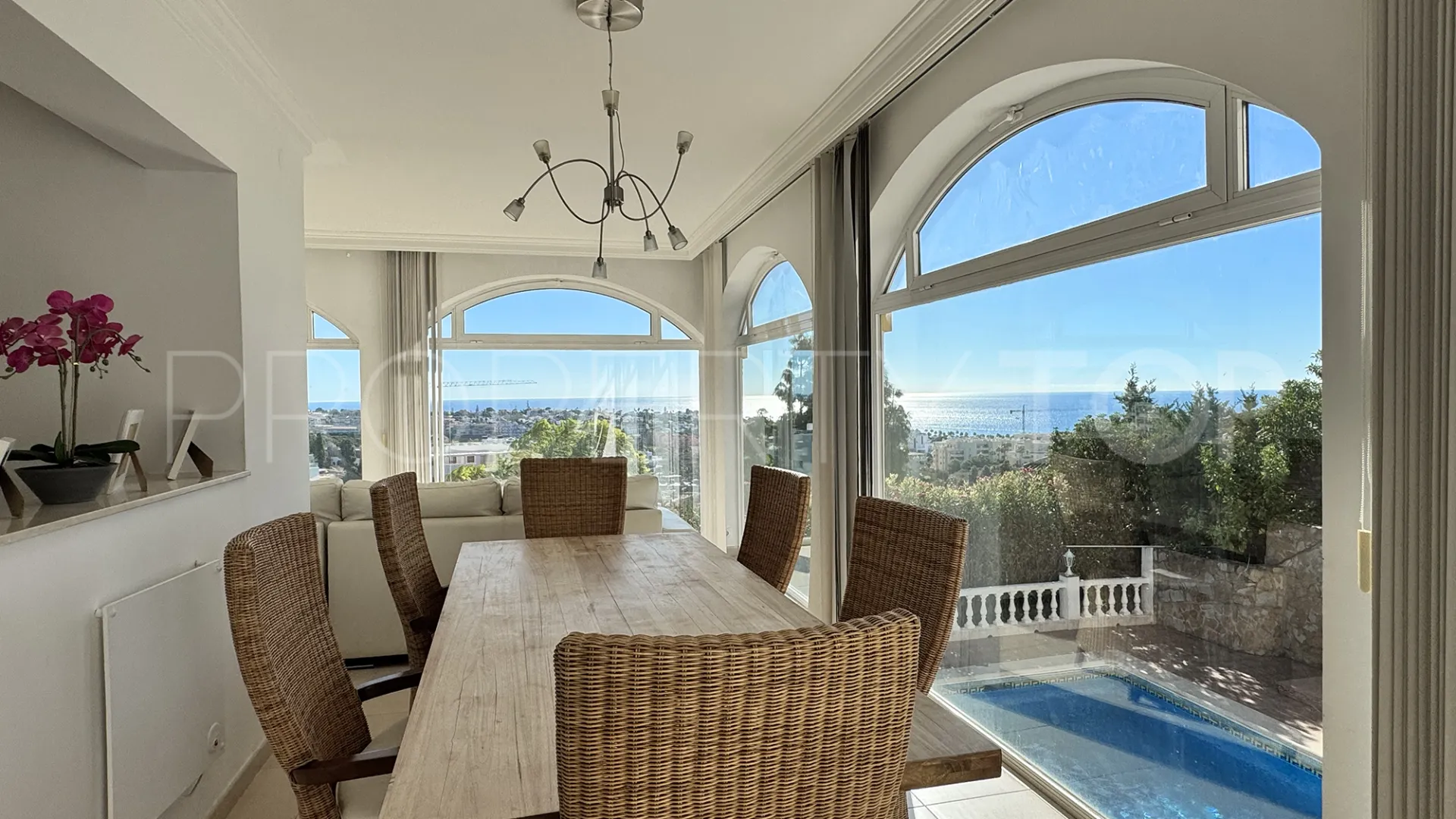 Villa for sale in El Chaparral