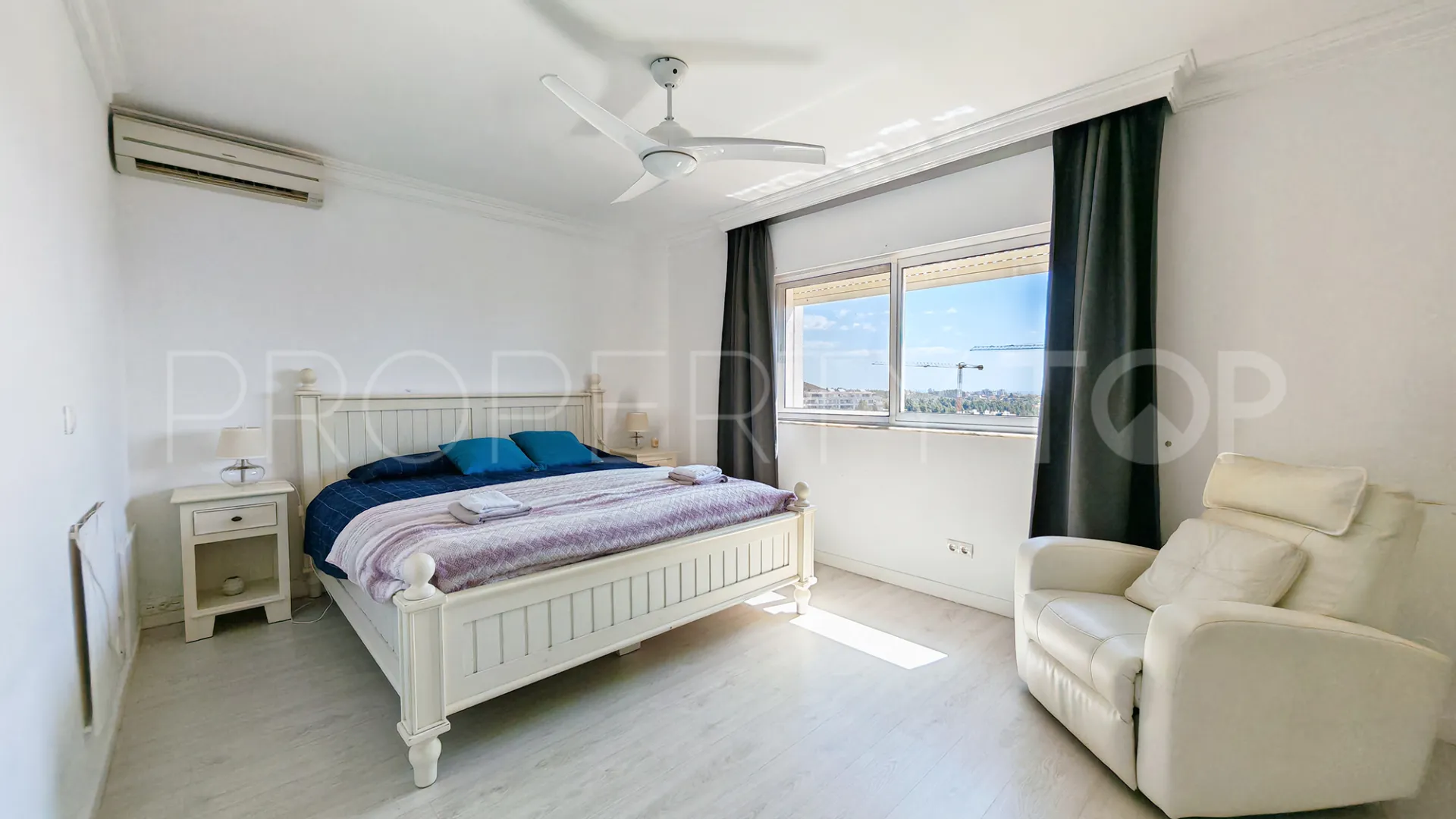 Villa en venta en El Chaparral de 4 dormitorios