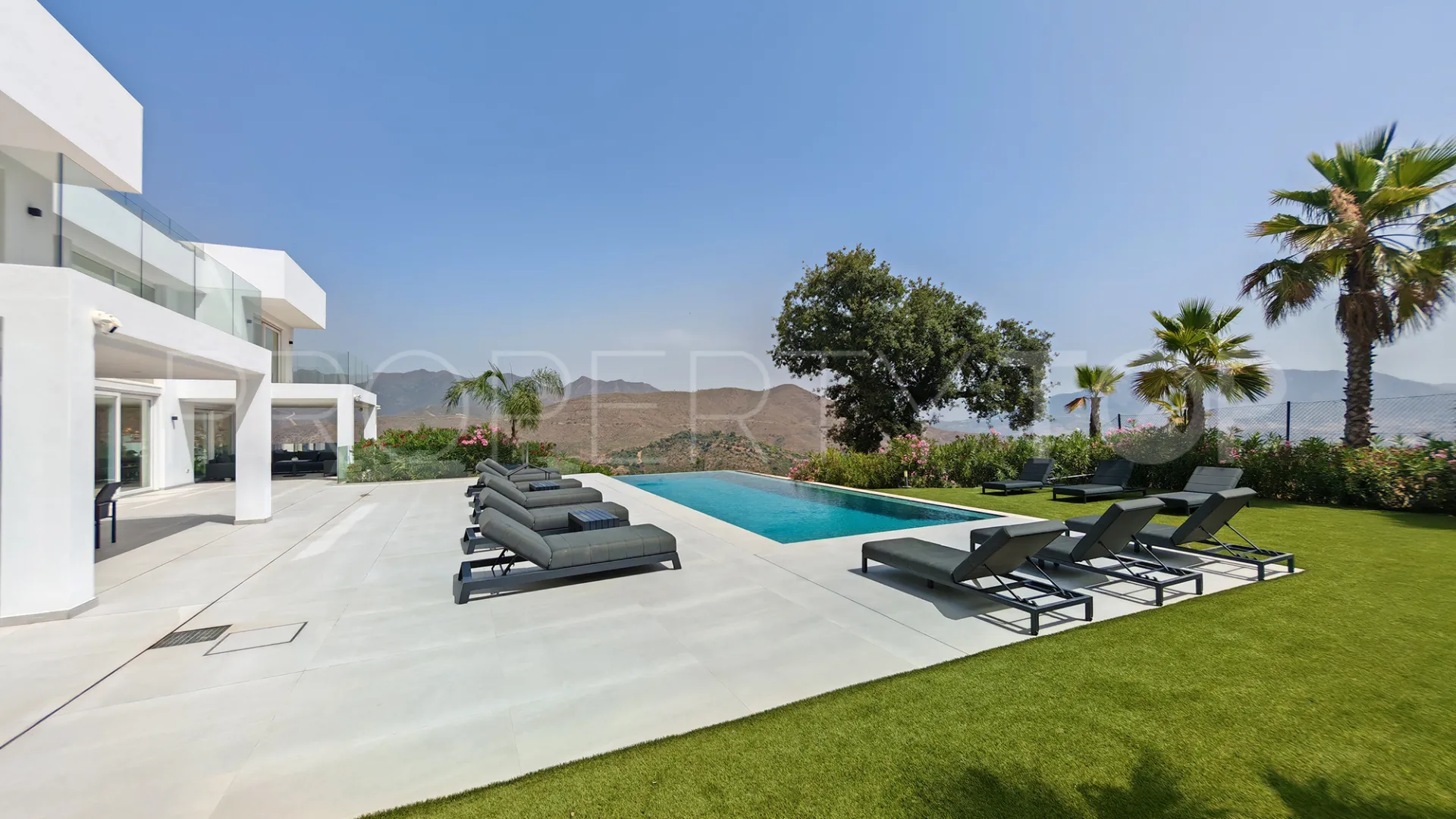 Se vende villa de 4 dormitorios en La Mairena